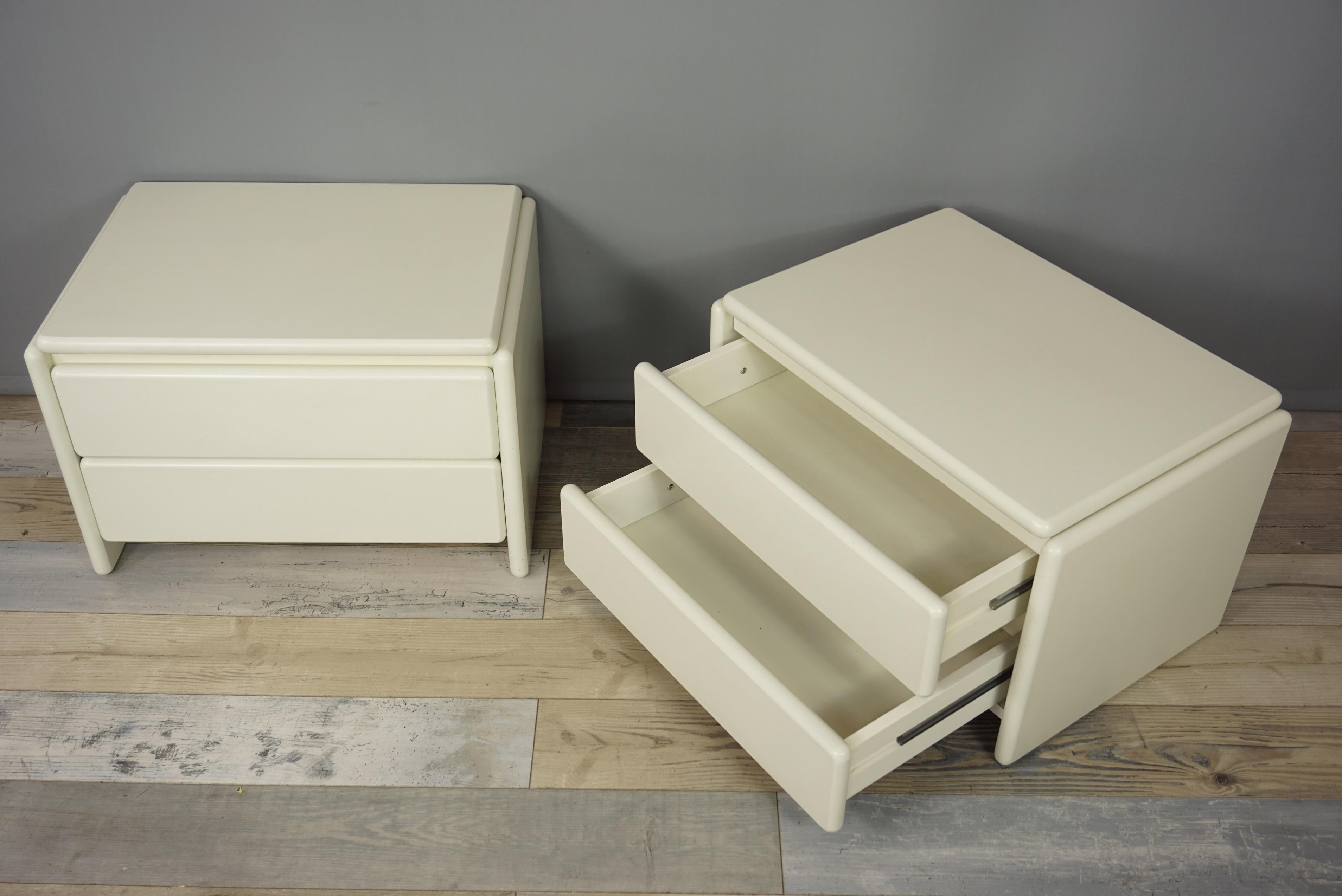 Pair of White Lacquered Wooden Bedside Tables 10