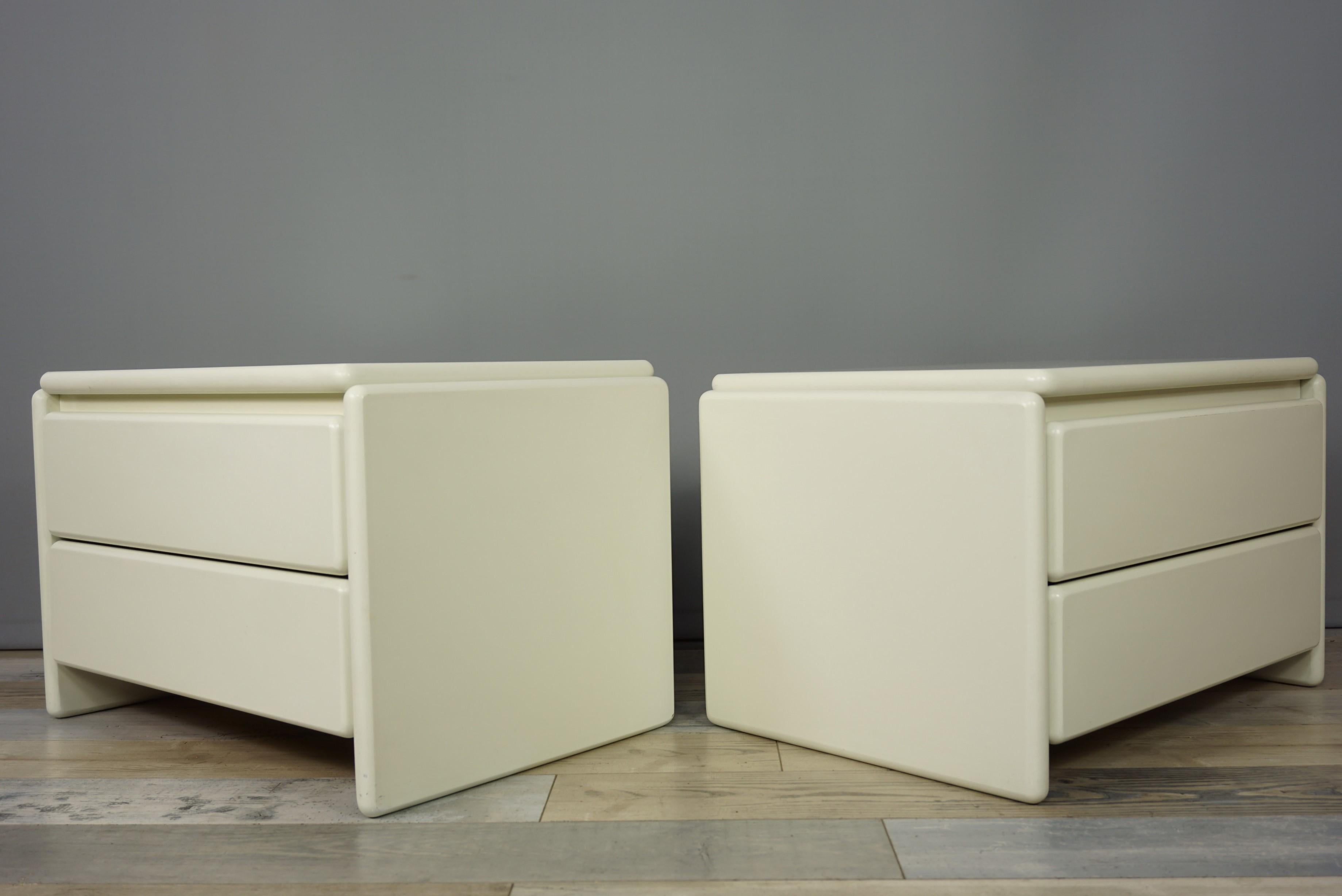 20th Century Pair of White Lacquered Wooden Bedside Tables