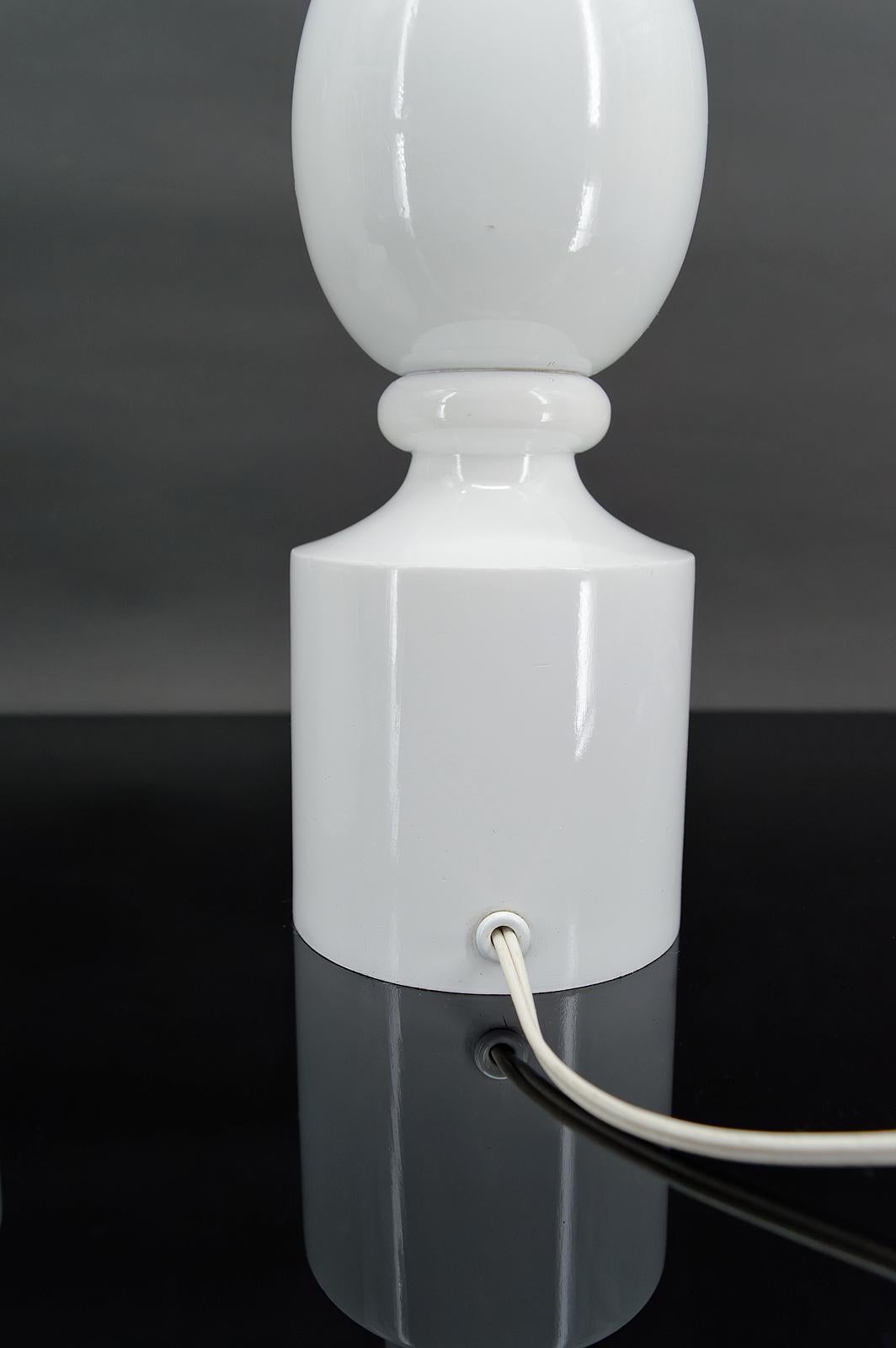 Pair of white lamps by Philippe Capelle, France, Circa 1970 For Sale 4