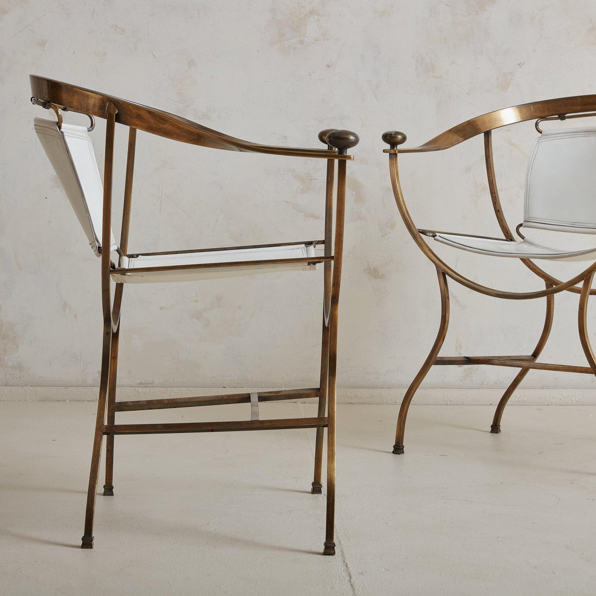 Pair of White Leather + Brass Pompeii Armchairs by Alberto Orlandi, Italy 1980s In Good Condition For Sale In Chicago, IL