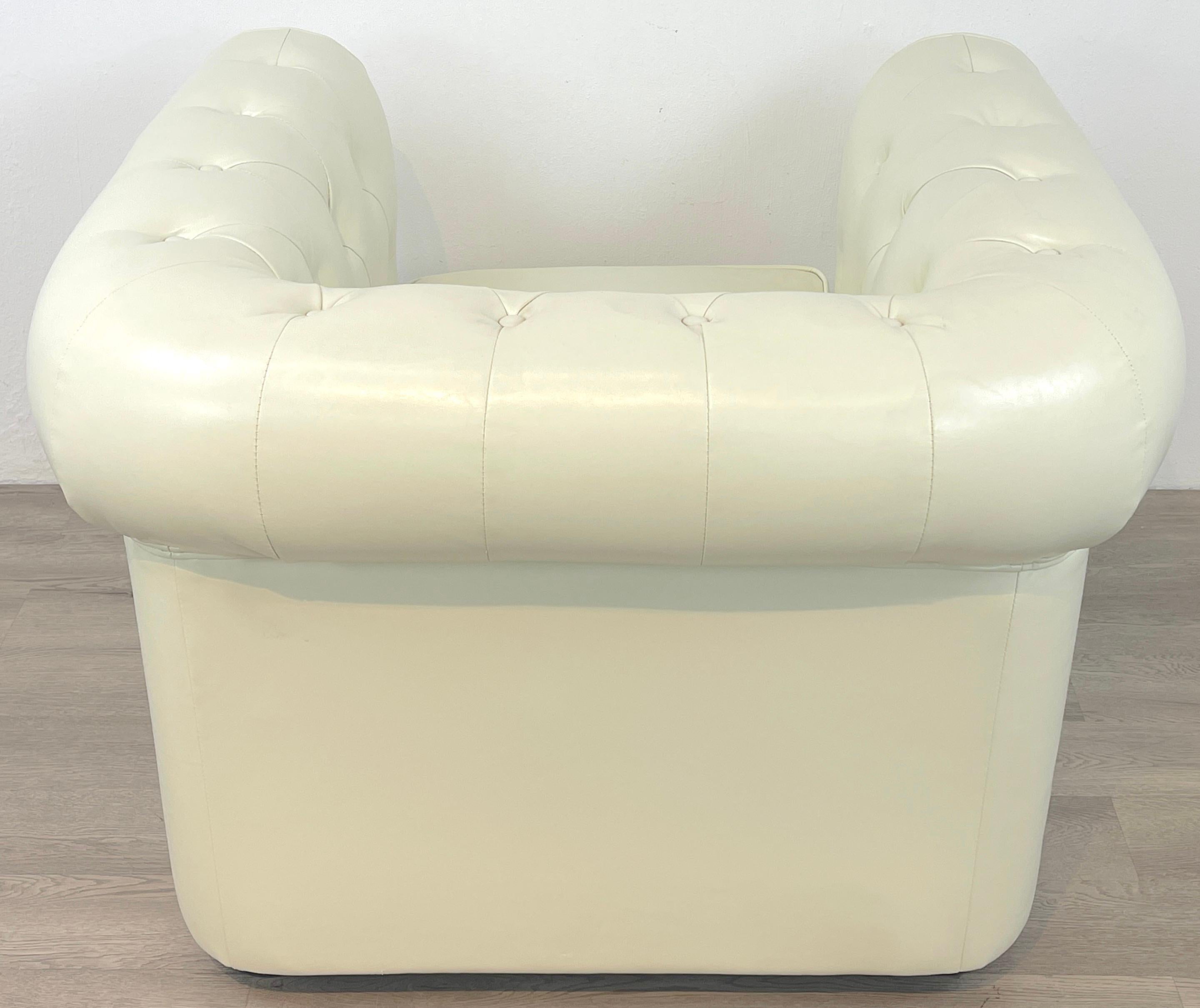 Pair of White Leather Chesterfield Club Chairs For Sale 3