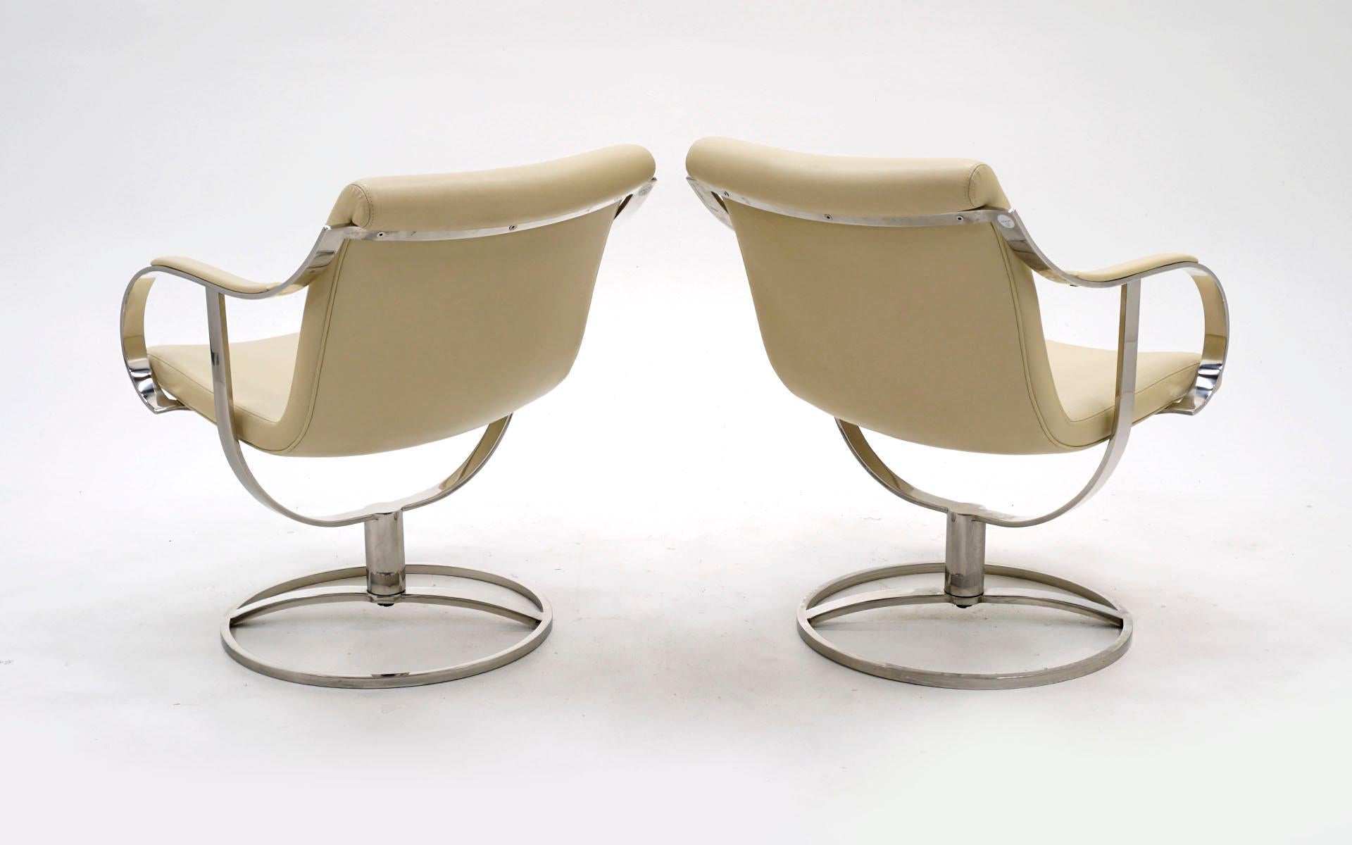 Mid-Century Modern Pair White Leather & Stainless Steel Swivel Chairs by Gardner Leaver 