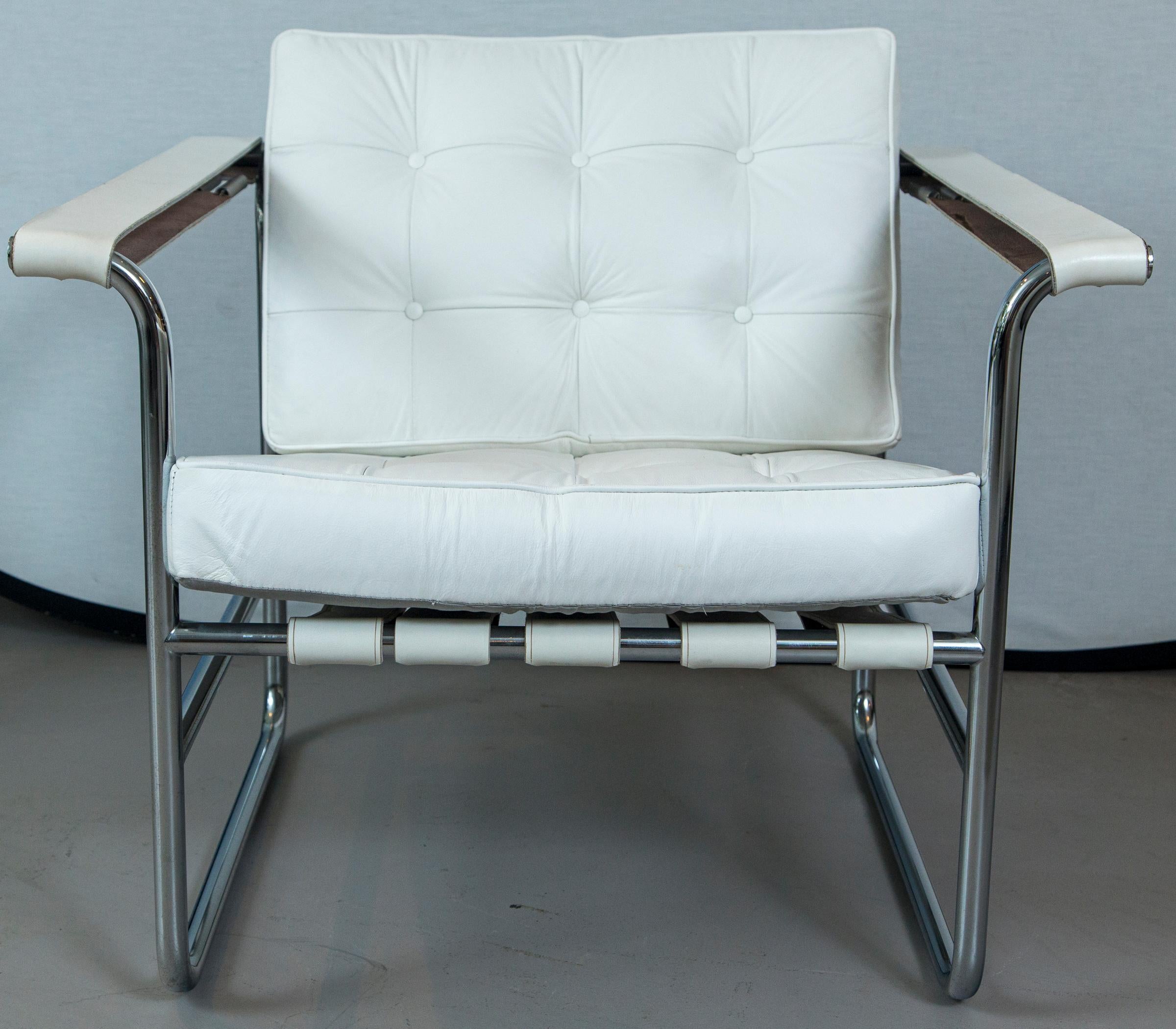 Pair of White Leather Stendig Chrome Tubular Steel Chairs In Good Condition In Westport, CT