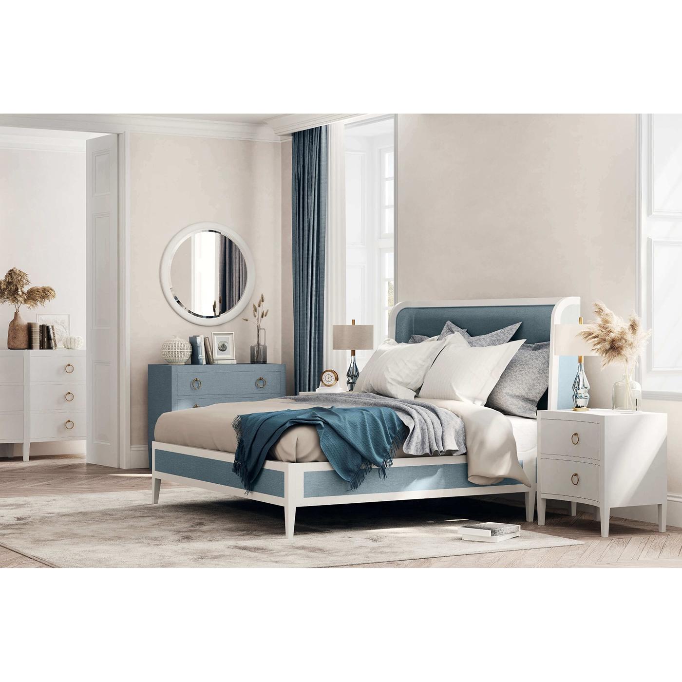 Questo pezzo elegante presenta un design elegante e minimalista avvolto in un lino bianco pulito, che emana un'estetica calma e serena.

La sottile texture della finitura in lino ne esalta il fascino moderno, mentre i due spaziosi cassetti offrono