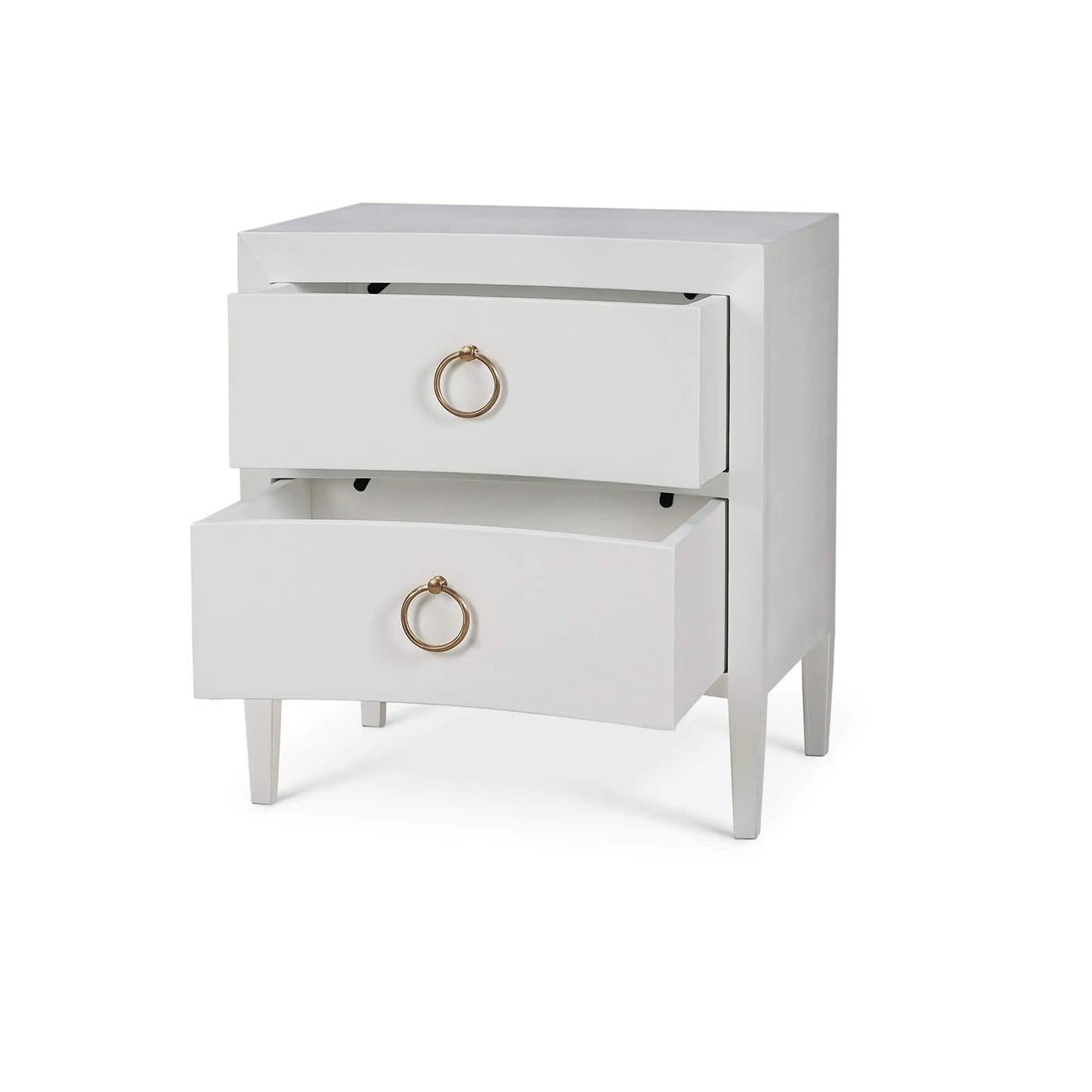 Mid-Century moderno Coppia di Comodini moderni in lino bianco in vendita