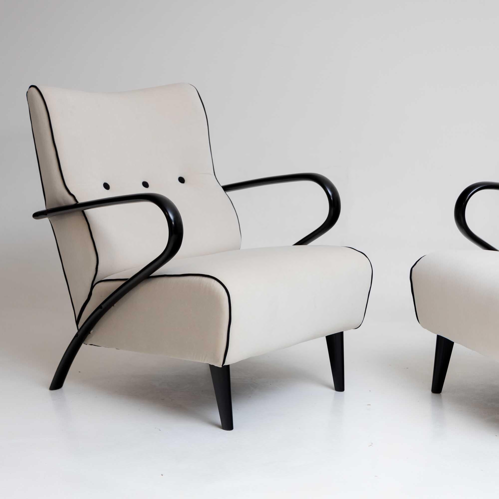 Italian Pair of white Lounge Chairs with black Armrests, Italy 1950s For Sale