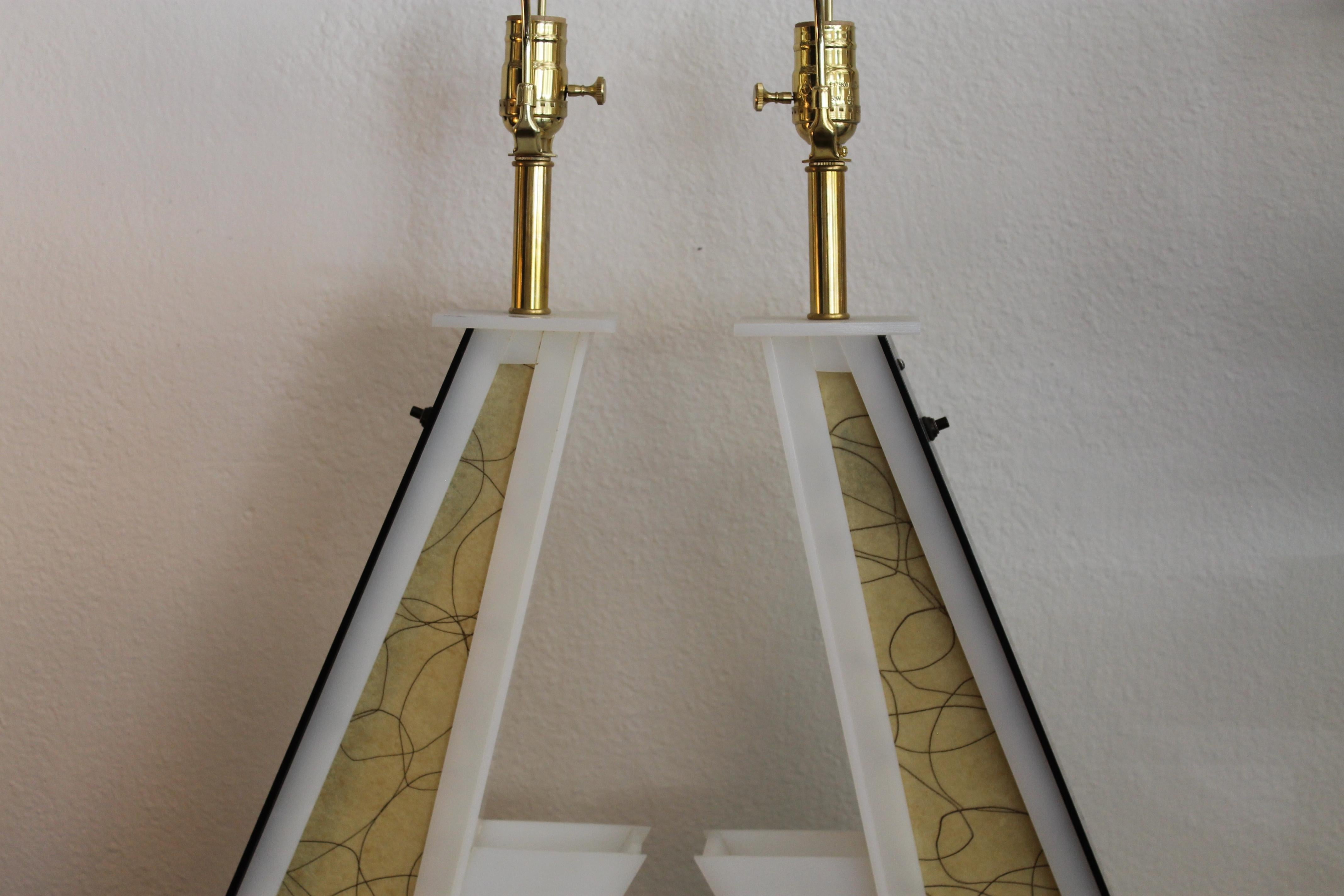 Mid-20th Century Pair of White Lucite Table Lamps by Moss Lamps