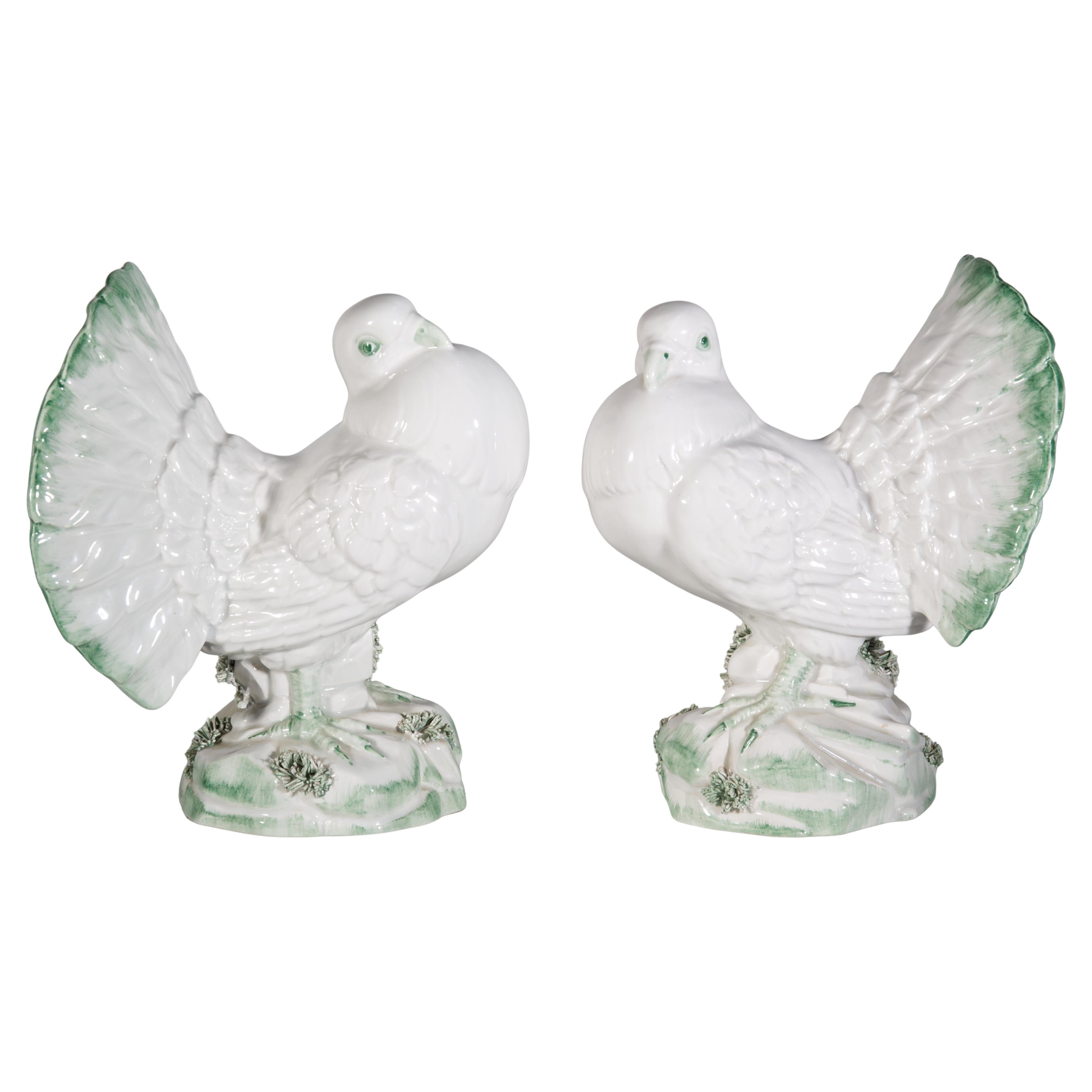 Pair of White Majolica Ceramic Doves, Italy 1960s For Sale