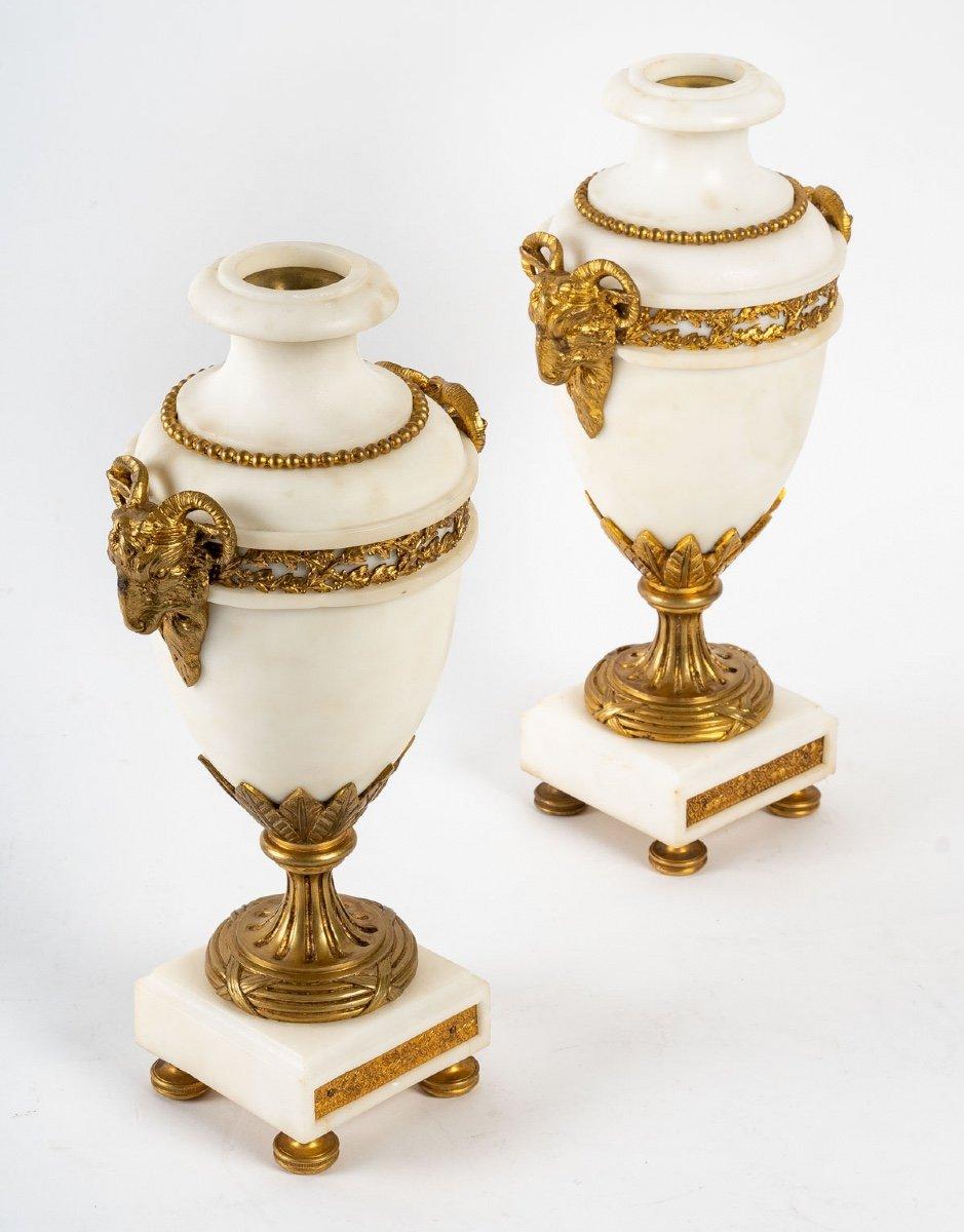 Pair of White Marble Cassolettes, 19 Century In Good Condition In Saint-Ouen, FR
