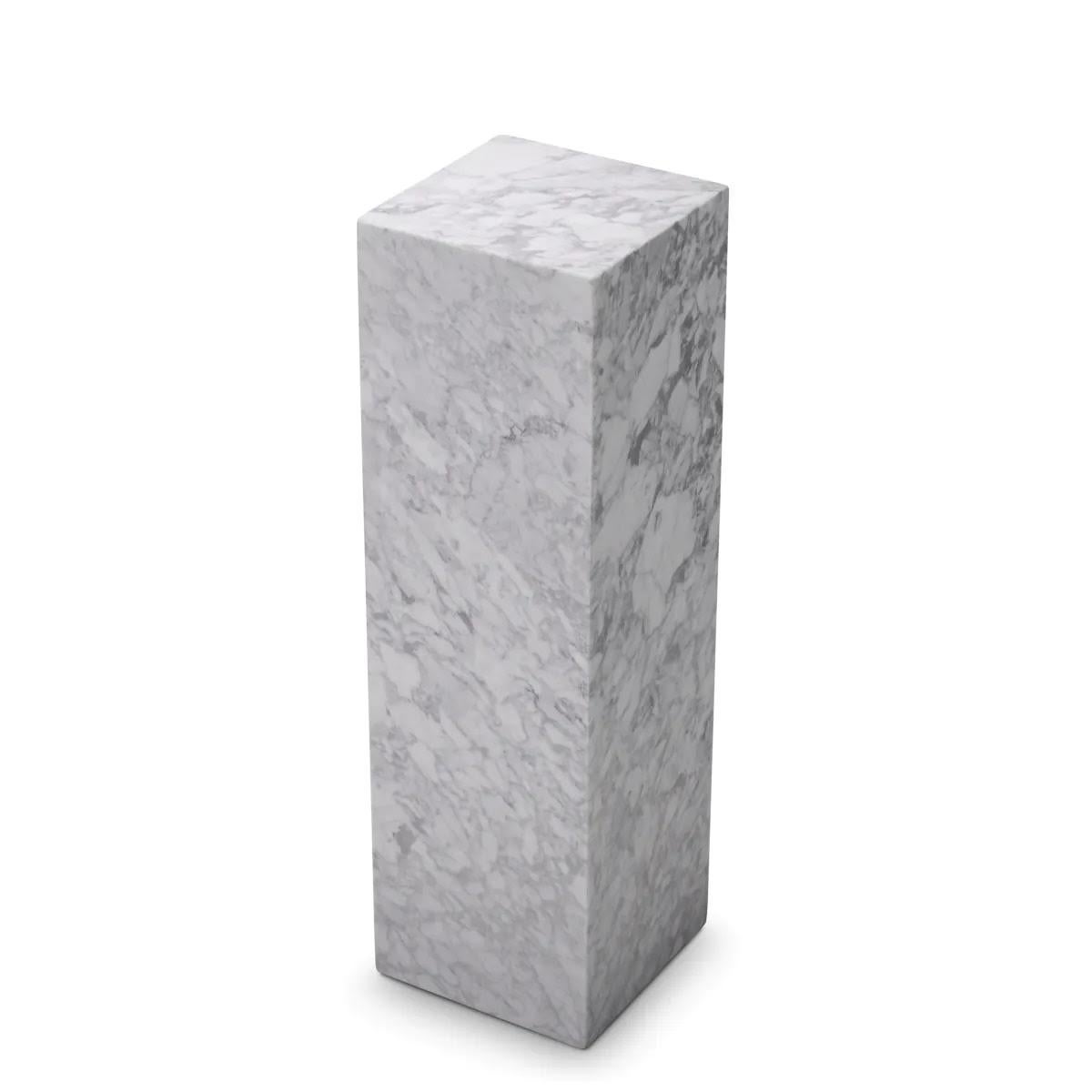 Paire de colonnes en marbre blanc, 21e siècle.

Paire de colonnes de très belle qualité en marbre blanc veiné, travail moderne.
H : 100 cm L : 30 cm P : 30 cm 

Délai de production : 2 à 3 semaines