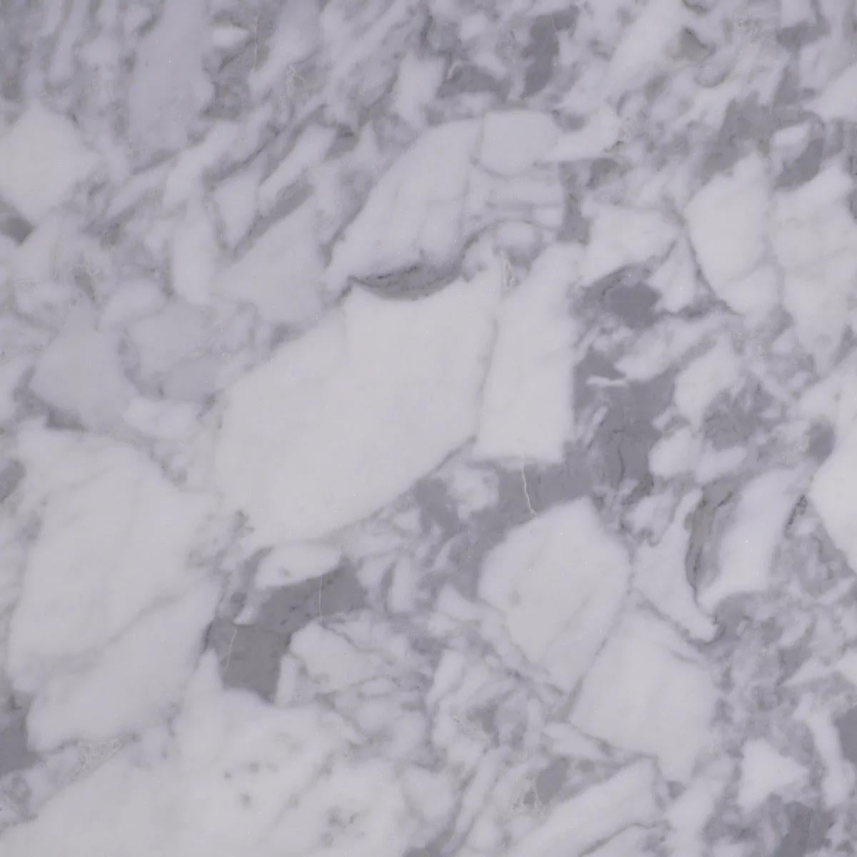 Français Paire de colonnes en marbre blanc, 21e siècle. en vente