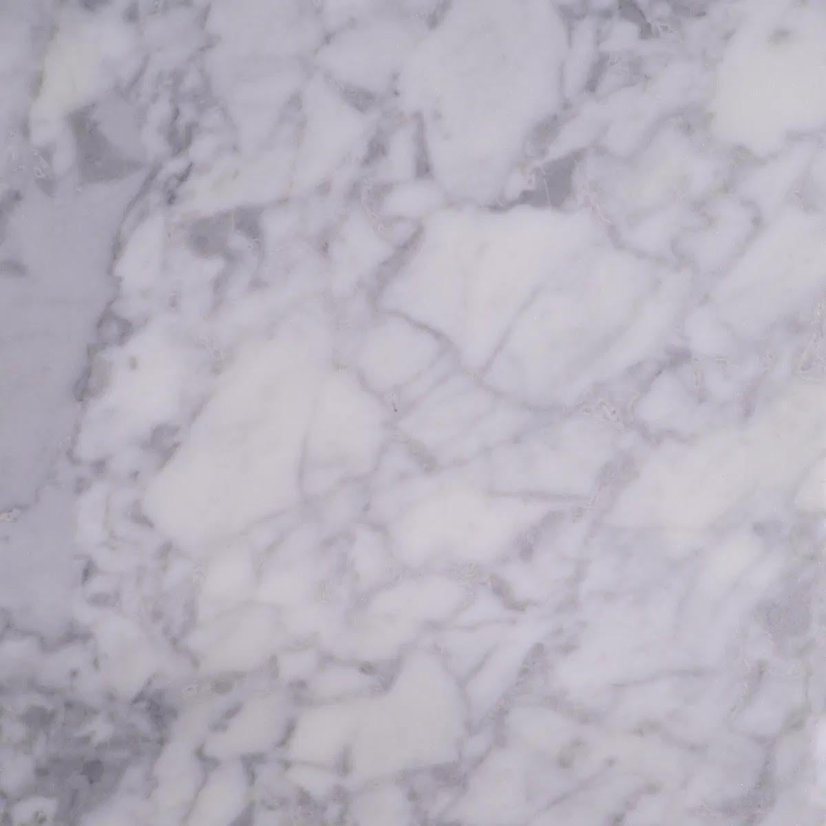 Paire de colonnes en marbre blanc, 21e siècle. Neuf - En vente à Saint-Ouen, FR