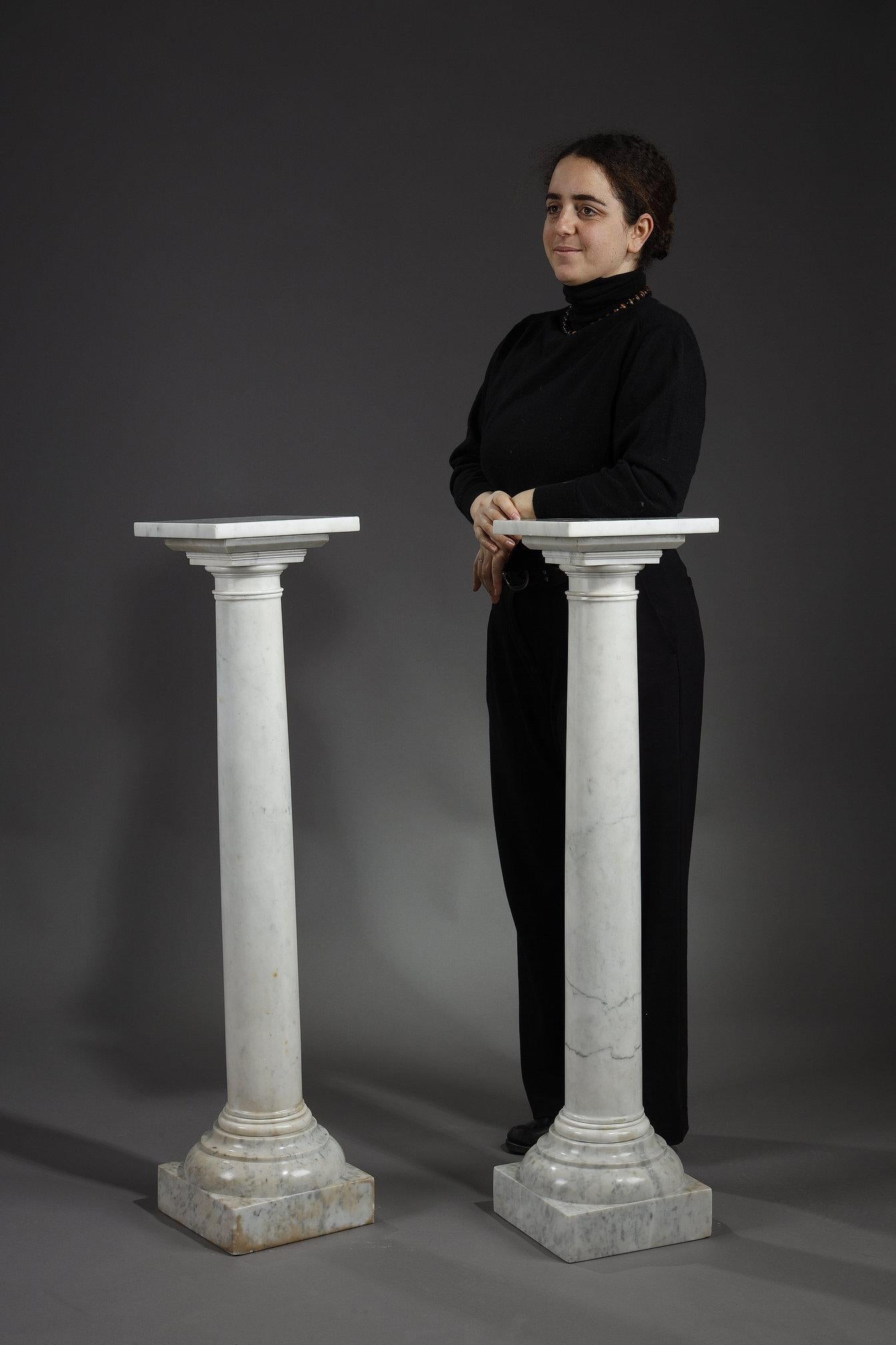Pair of white marble columns late 19th century In Good Condition For Sale In Paris, FR