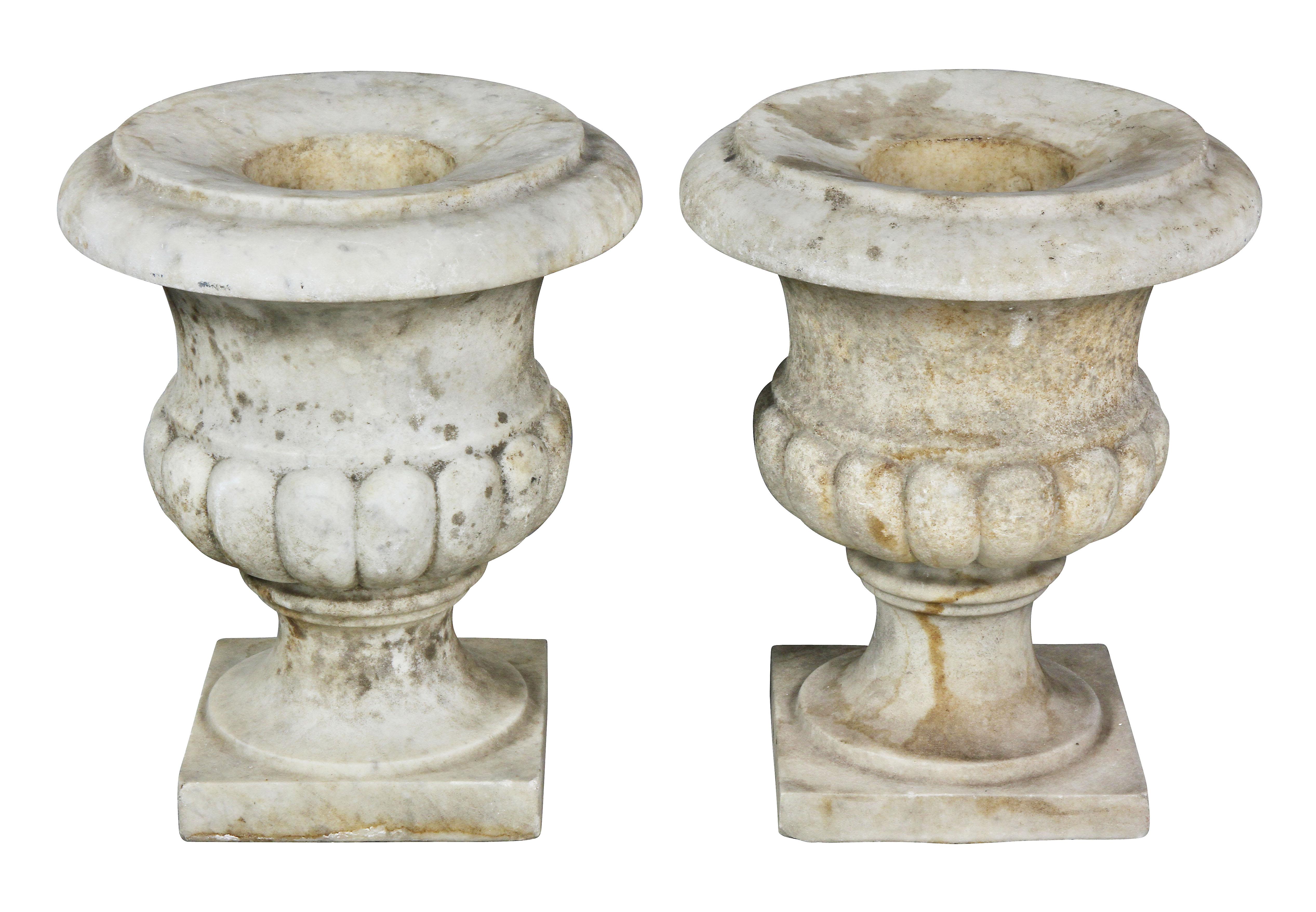 Pair of White Marble Garden Urns In Good Condition In Essex, MA