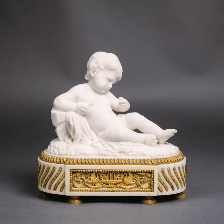 Louis XVI Pair of White Marble Sculptures of Reclining Putti For Sale