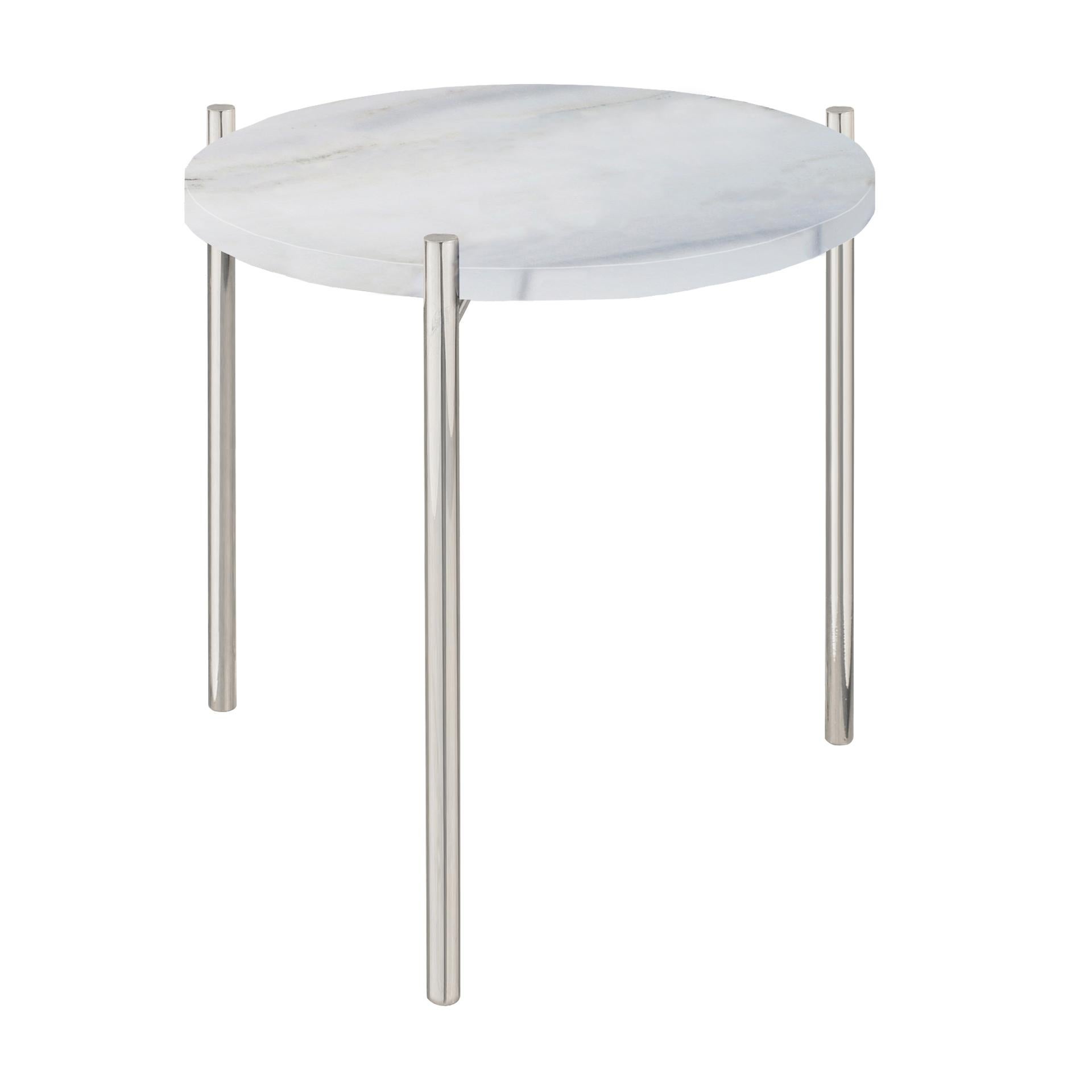 Acier inoxydable Paire de tables d'appoint en acier inoxydable et marbre blanc en vente