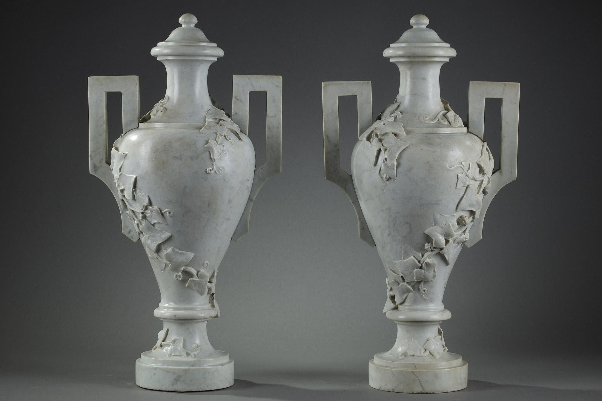 Carved Pair of White Marble Vases with Ivy Decoration, 19th Century For Sale