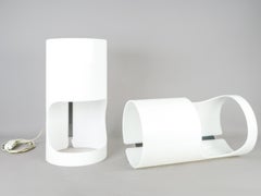 Coppia di lampade a cilindro in metacrilato bianco con finiture in metallo - Joan Antoni Blanc -