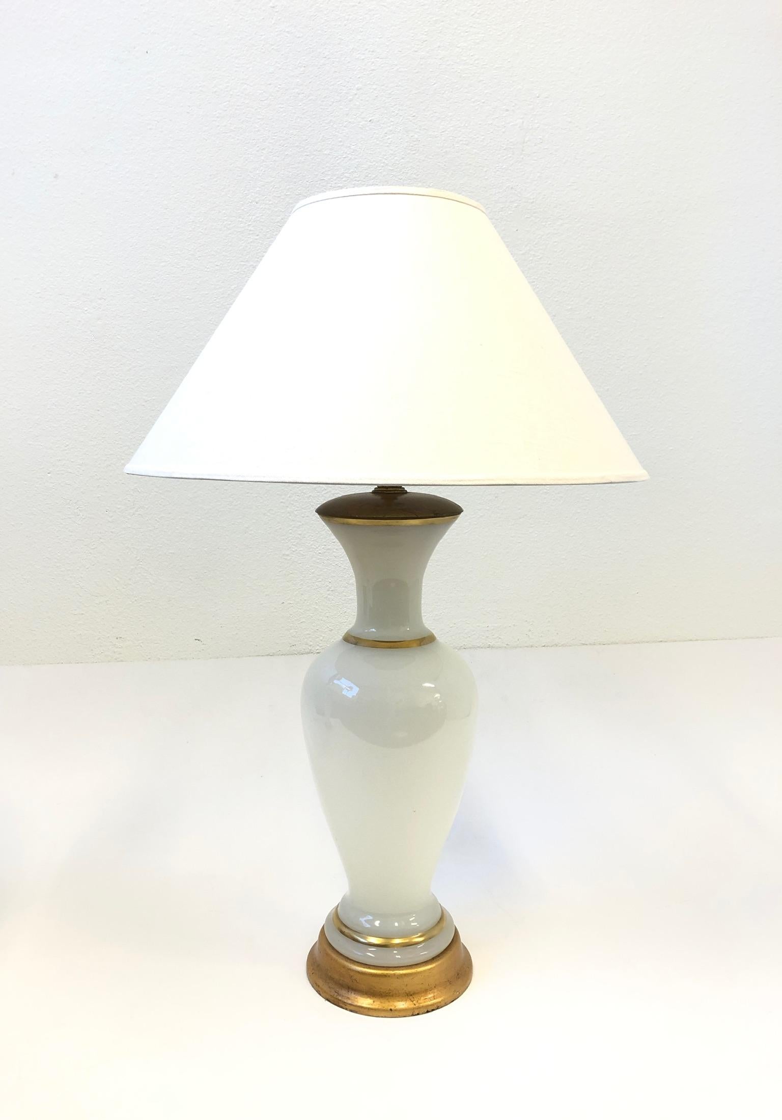 Pair of White Murano Glass and Brass Table Lamps by Marbro In Good Condition In Palm Springs, CA
