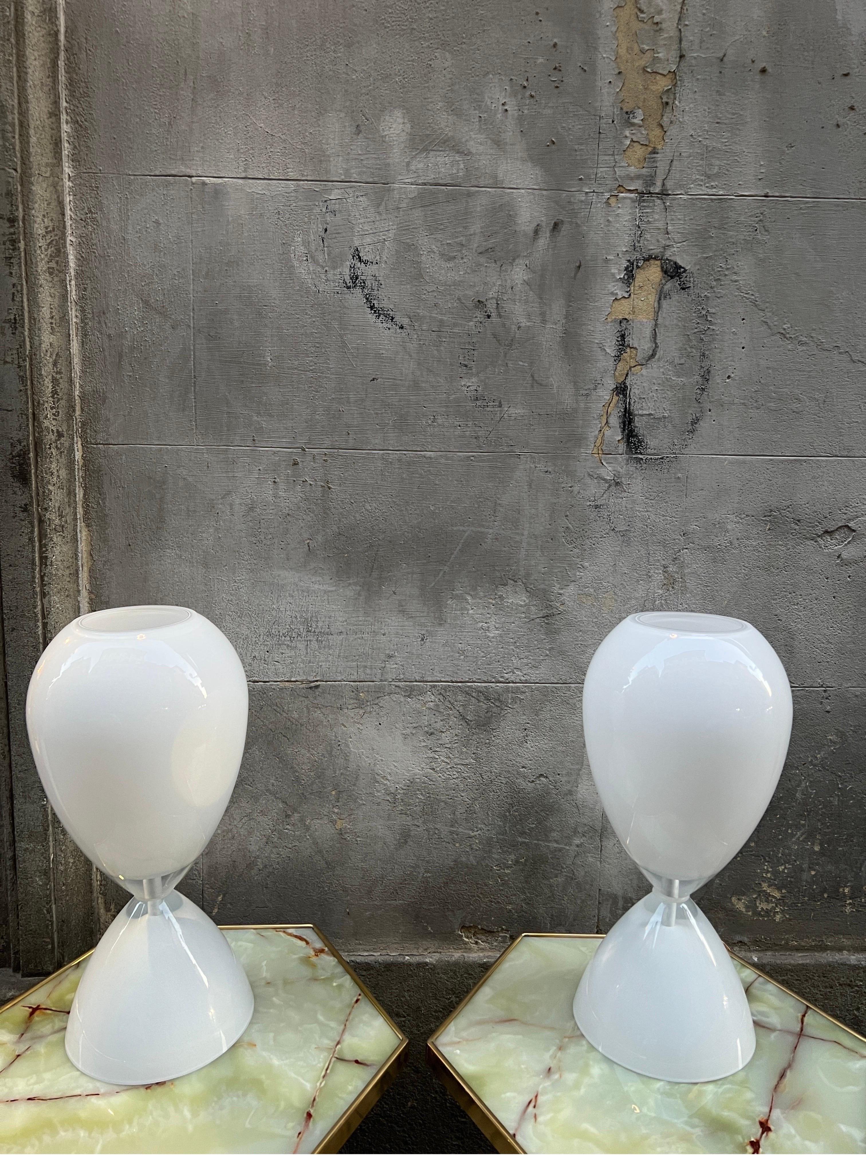 Pair of White Murano Glass Hourglass Table Lamps, 1950s 1