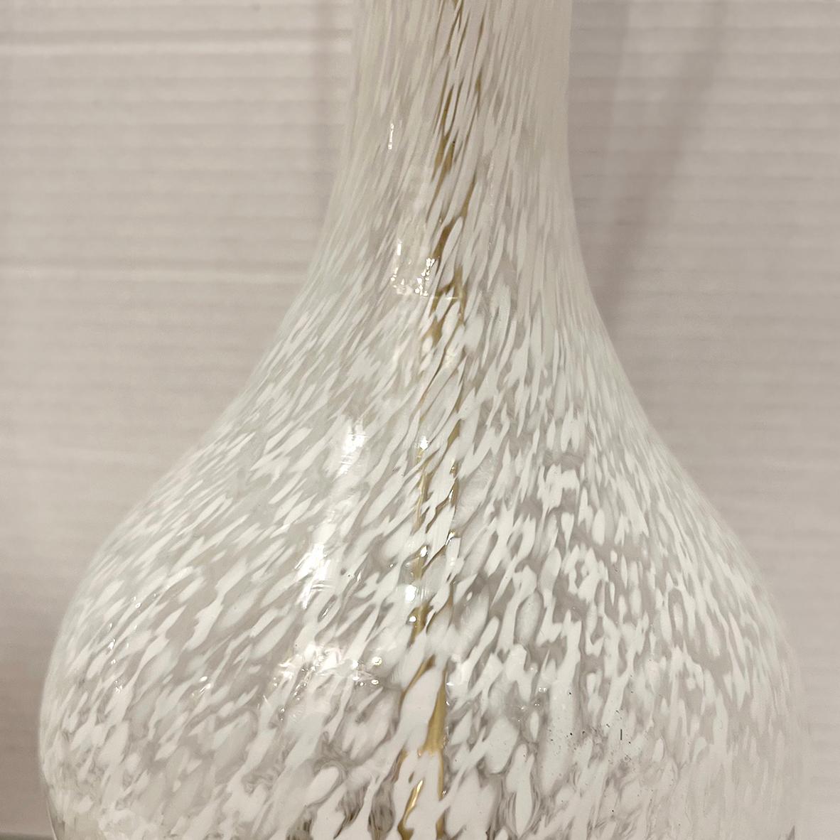 Mid-20th Century Pair of White Murano Glass Lamps For Sale