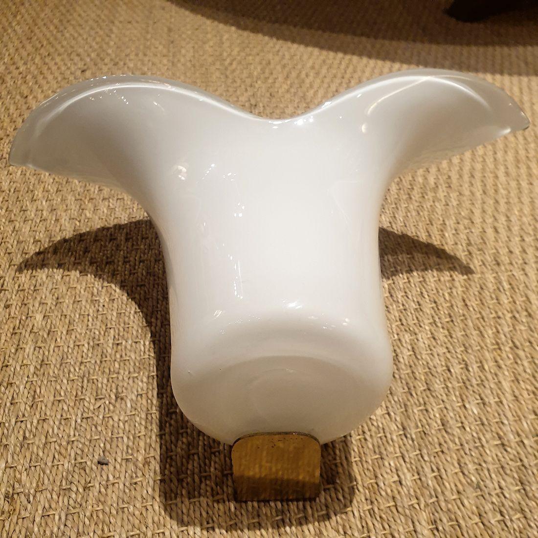 Coppia di appliques in vetro bianco di Murano In condizioni ottime in vendita a Dallas, TX