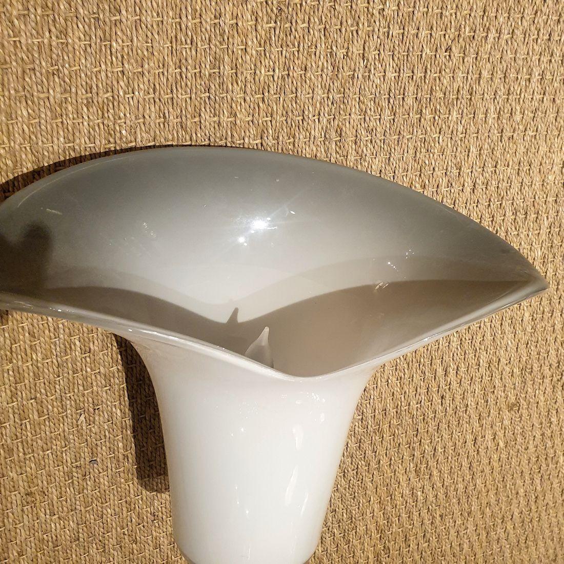 Fine XX secolo Coppia di appliques in vetro bianco di Murano in vendita