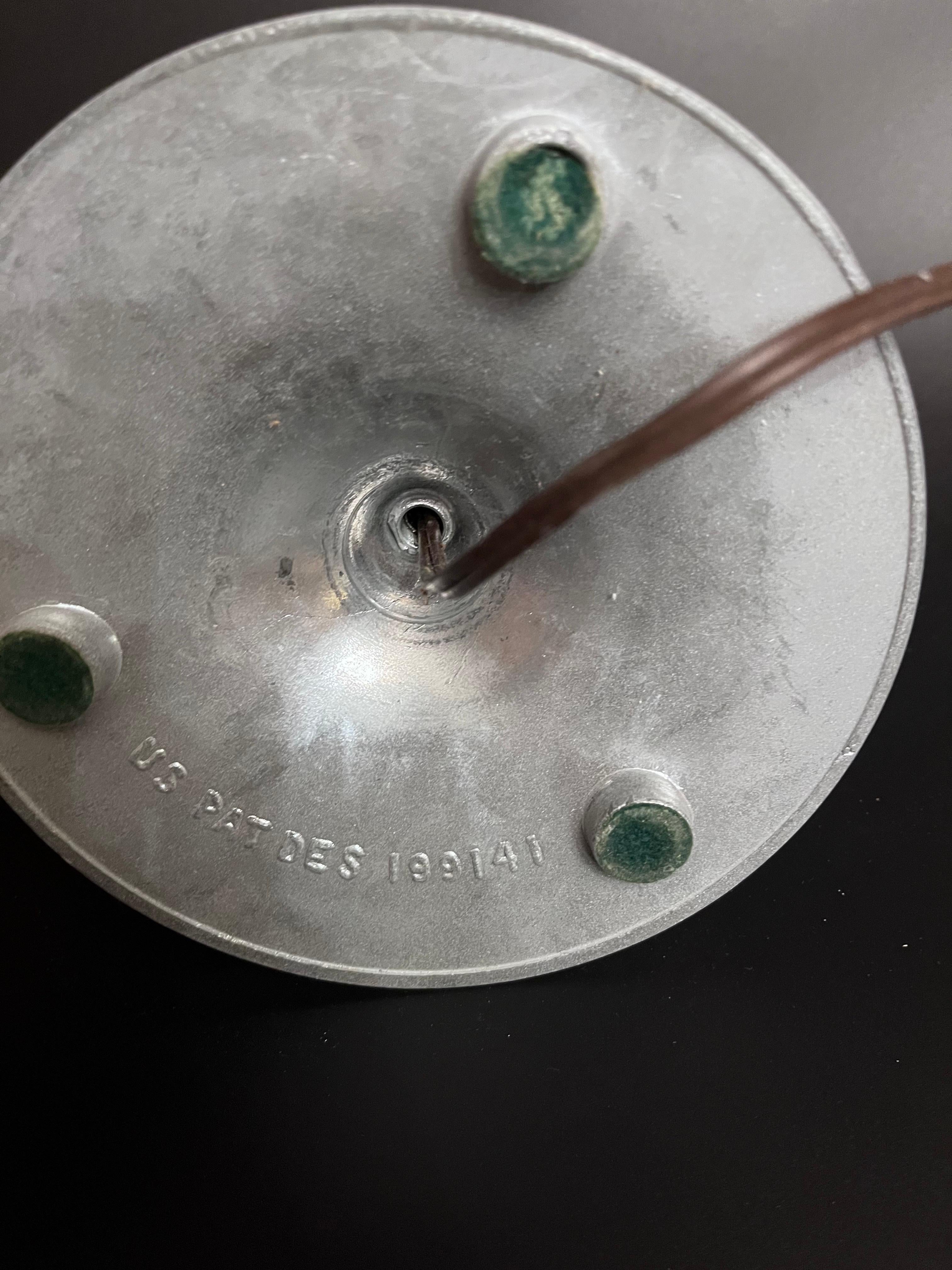 Paire de lampes de table champignon blanches de la Laurel Lamp Co. des années 1960 en vente 8