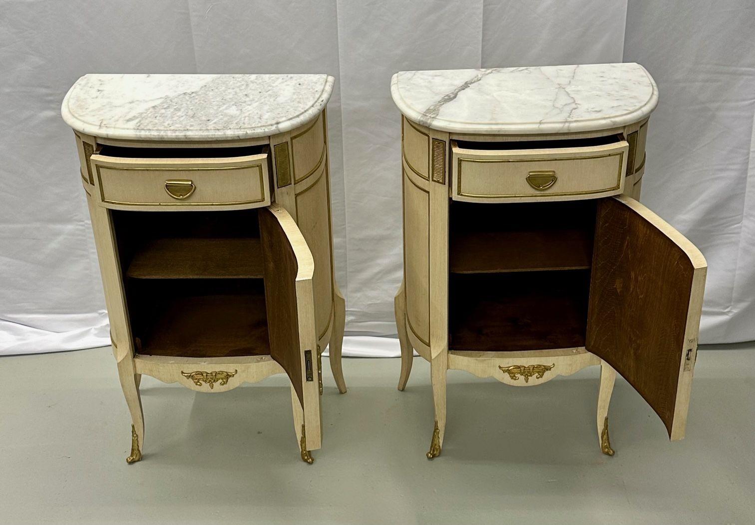 Pair of White Nightstand or End Tables / Side Tables, Demi Lune, Louis XV Style For Sale 4