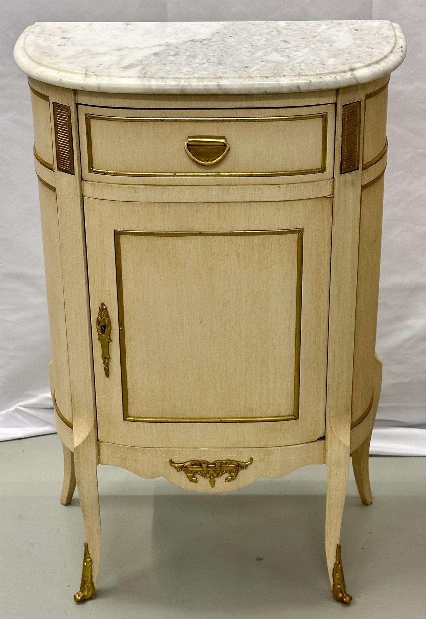 Pair of White Nightstand or End Tables / Side Tables, Demi Lune, Louis XV Style For Sale 2