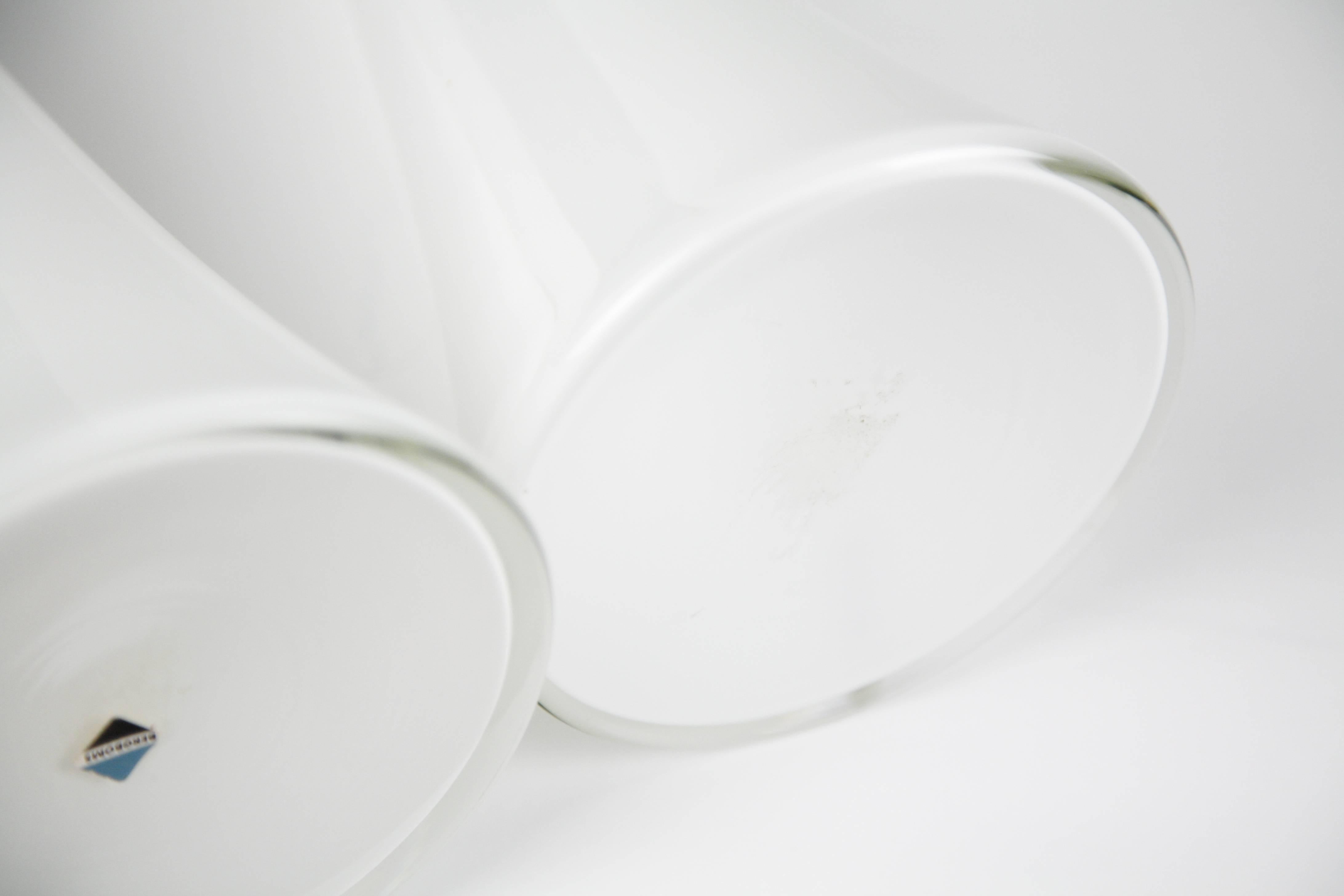 Paire de lampes de bureau en verre opalin blanc par Bergboms, Suède, 1960 en vente 2