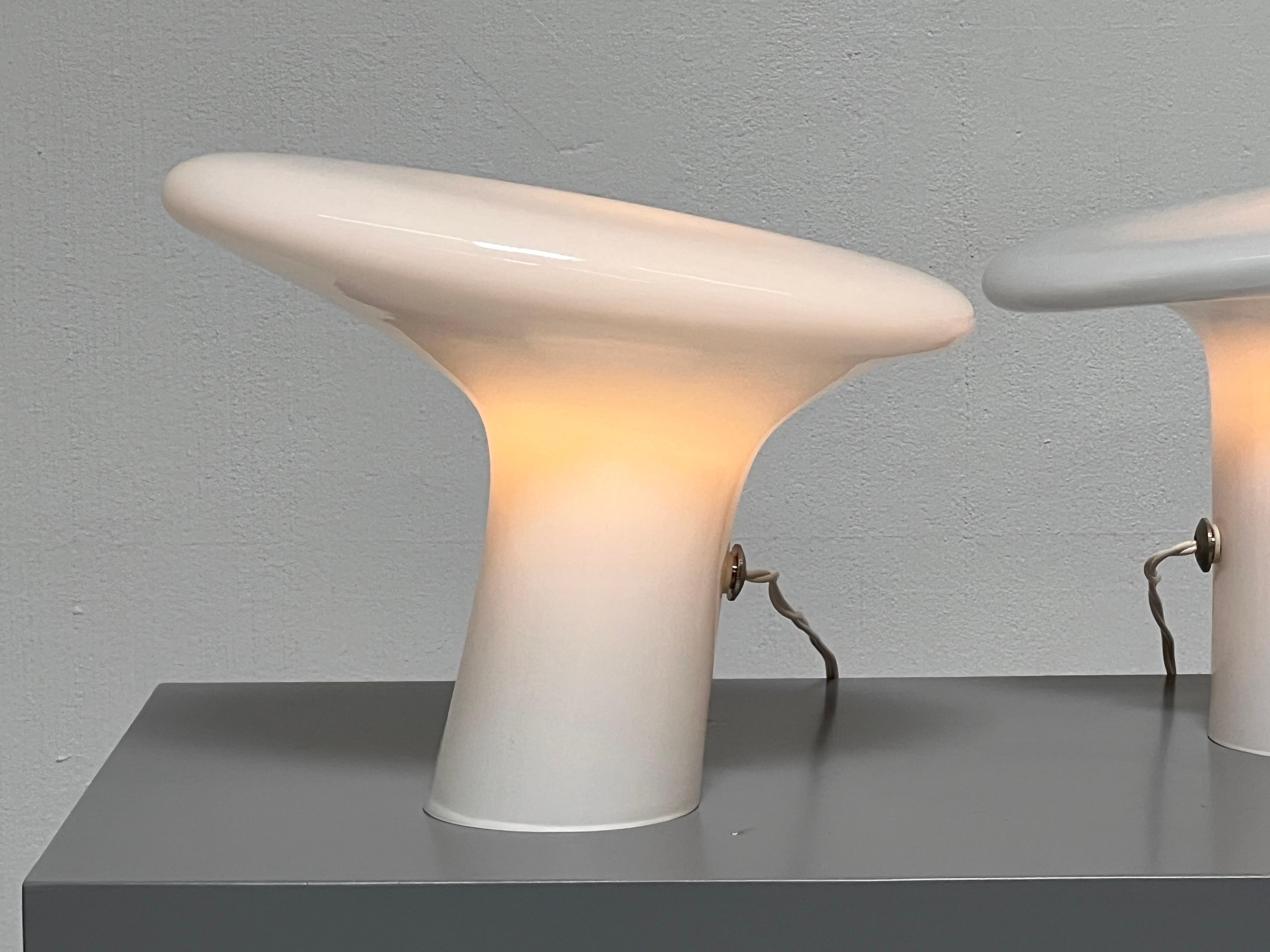 Late 20th Century Pair of White Opaline Glass Table Lamps by Vistosi For Sale