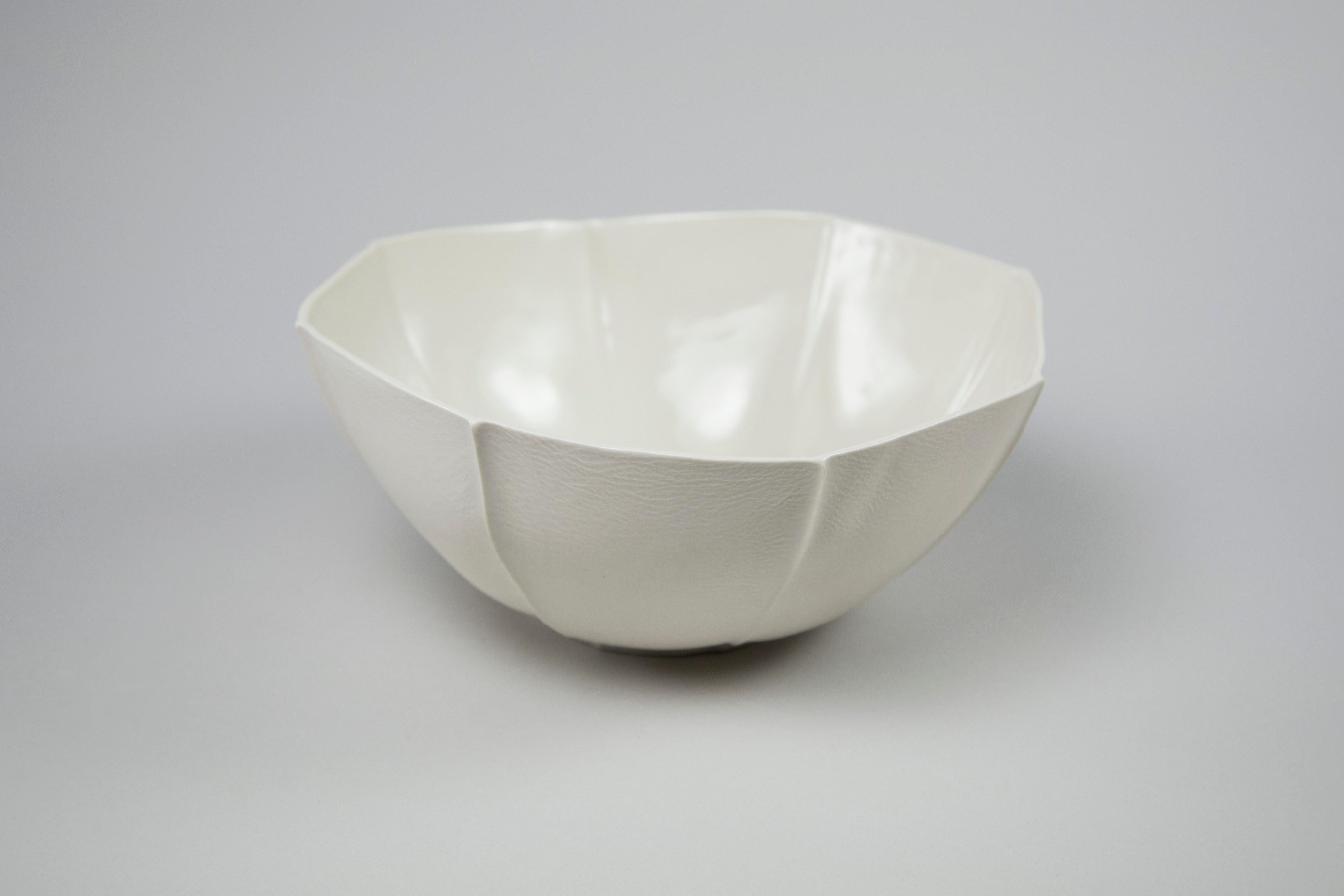 Organic Modern Pair of White Organic Porcelain Kawa Bowls, Leather Cast Ceramic Centerpiece For Sale