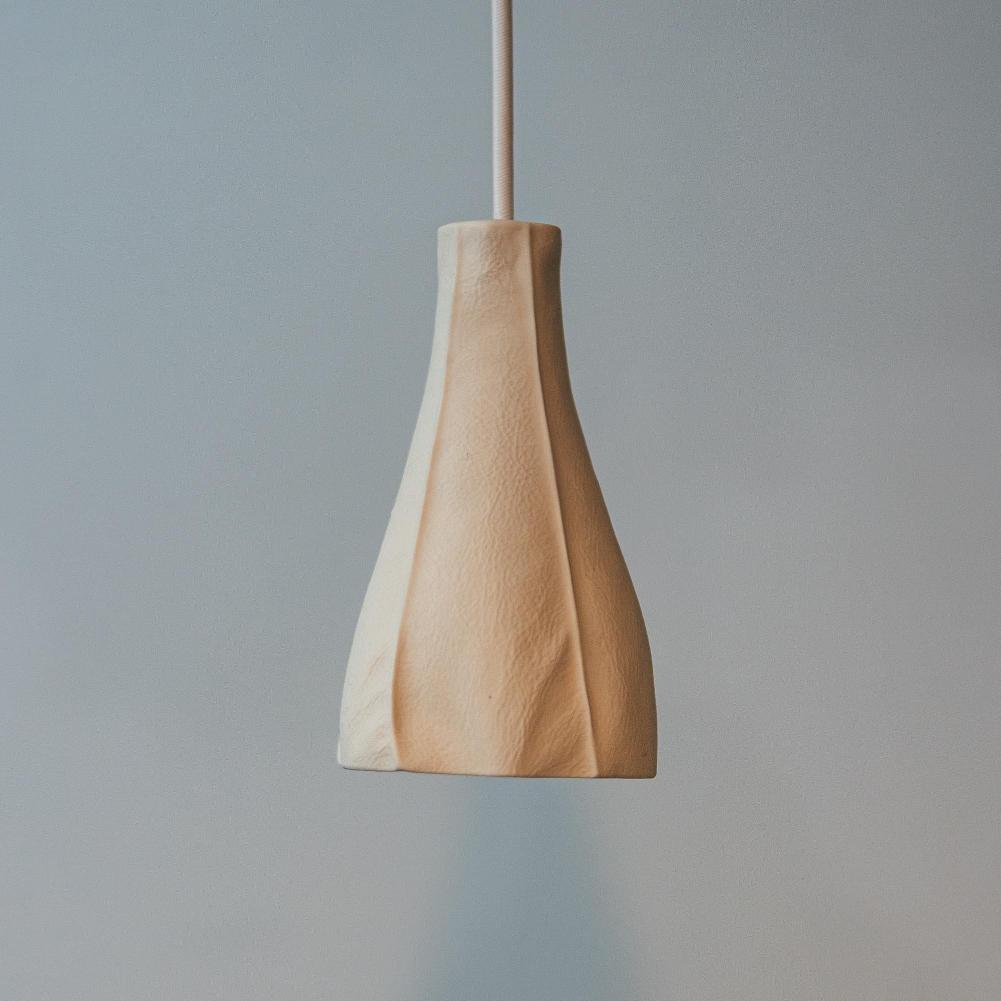 Pair of White Organic Porcelain Mini Pendant Light, Kawa Light 06 In New Condition For Sale In Brooklyn, NY