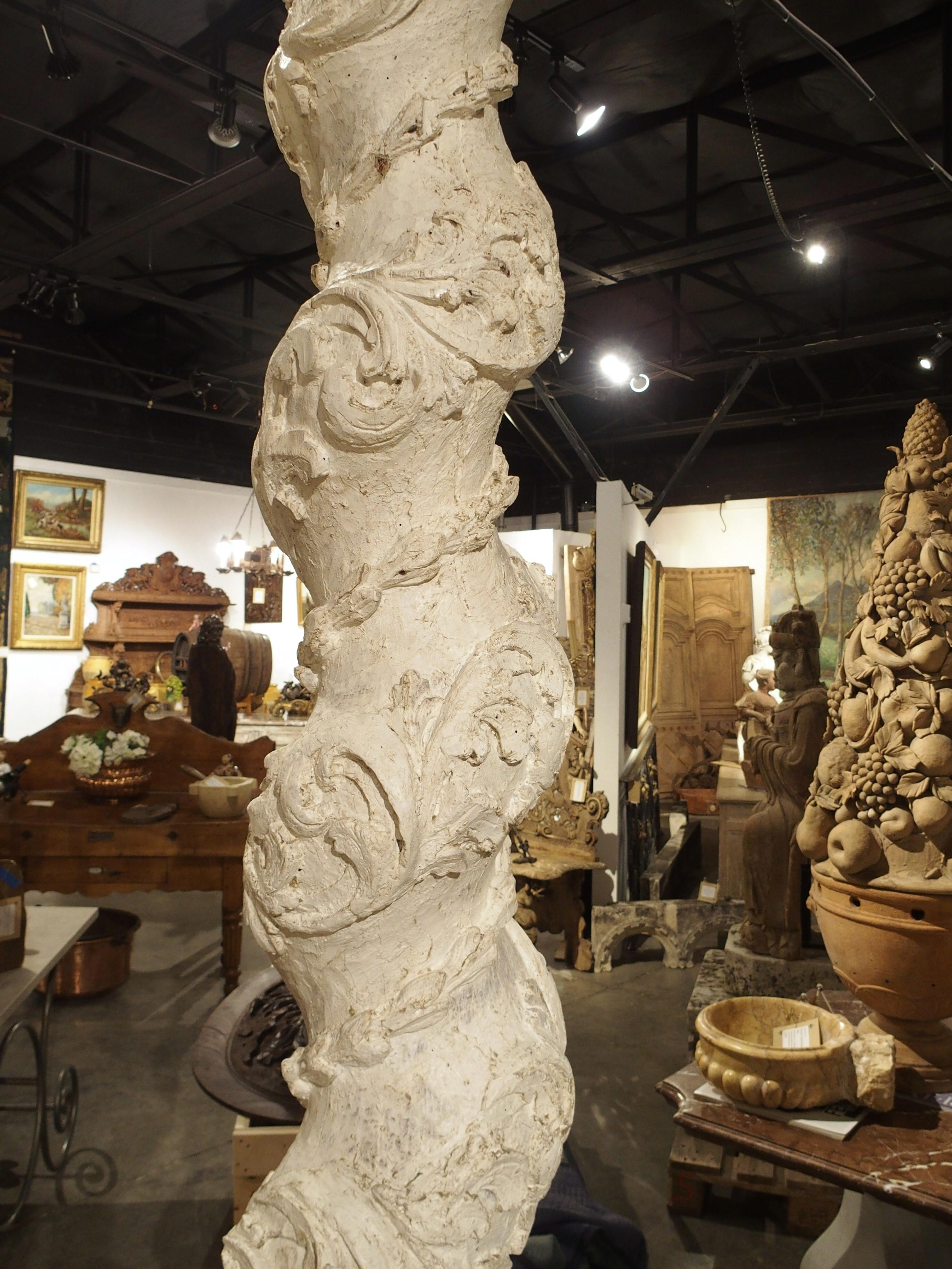 Pair of White Painted 110-Inch Tall 17th Century Solomonic Columns from Italy For Sale 4