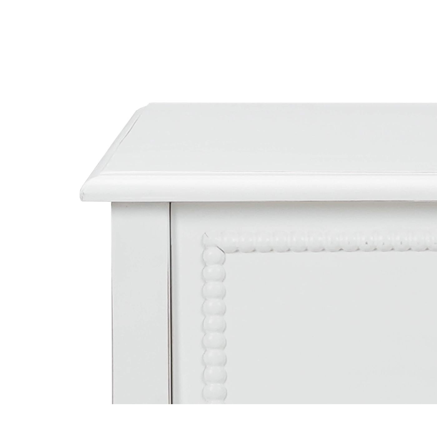 Pair of White Painted Antique Nightstands For Sale 1