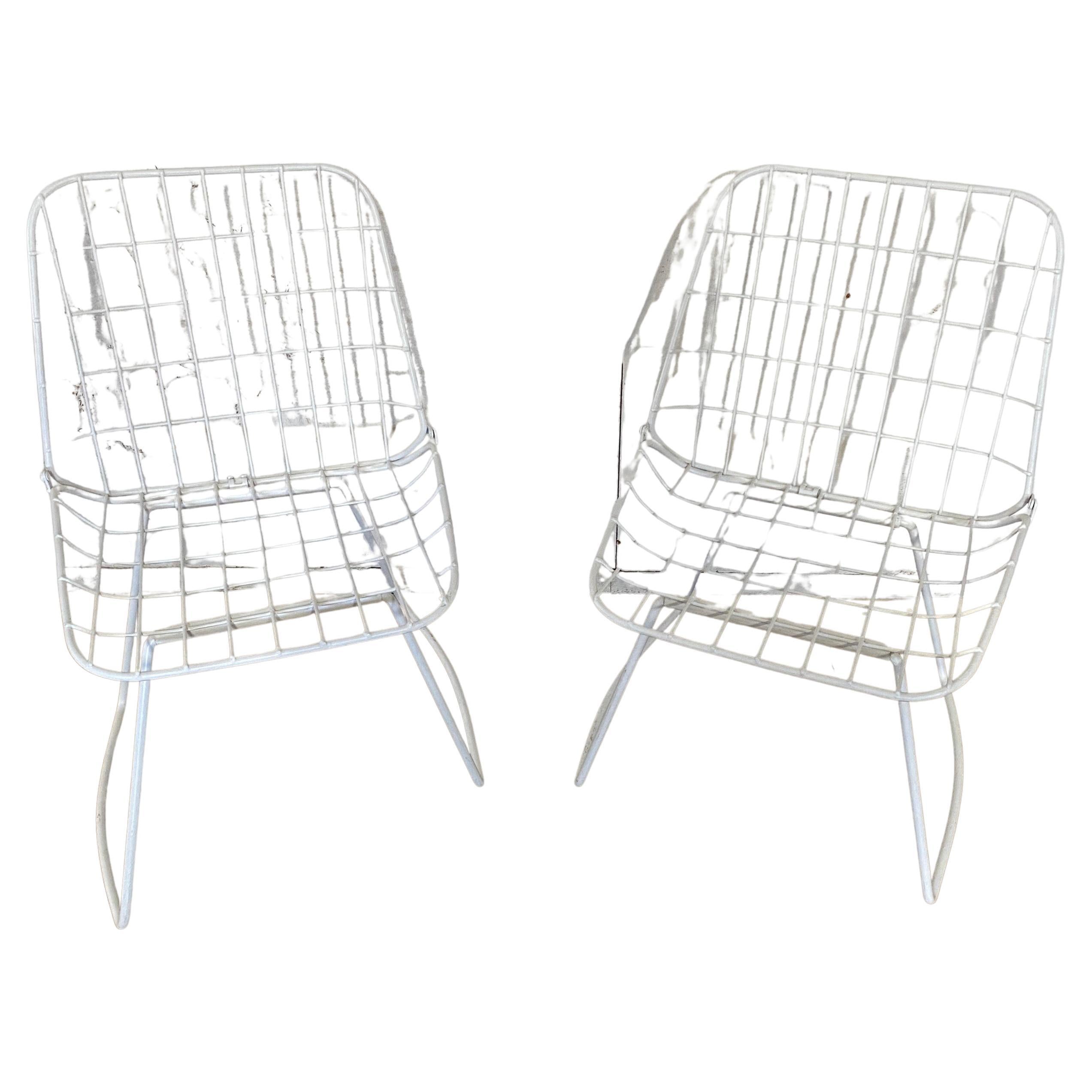 Mid-Century Modern Pair of White Painted Bertoia Style Side Chairs For Sale