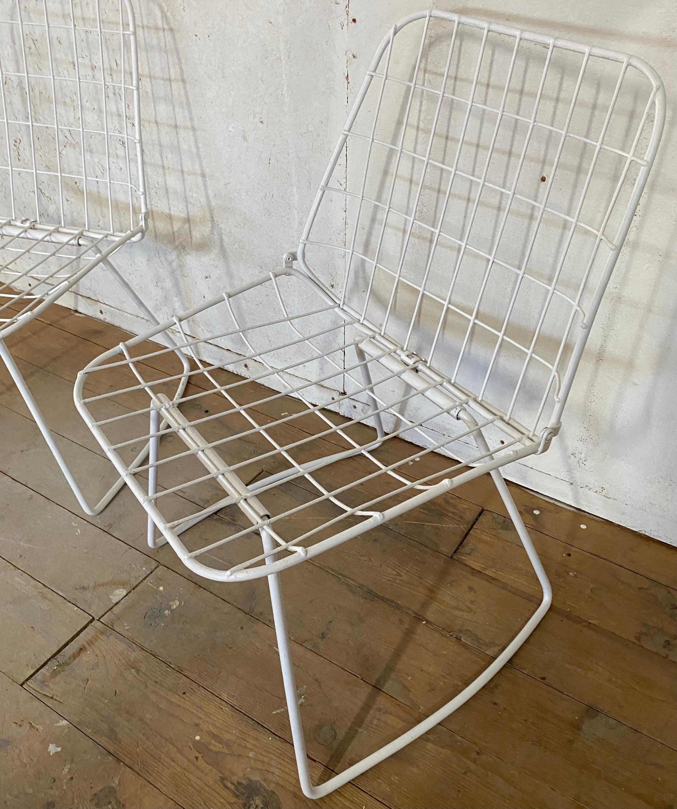 Mid-20th Century Pair of White Painted Bertoia Style Side Chairs For Sale