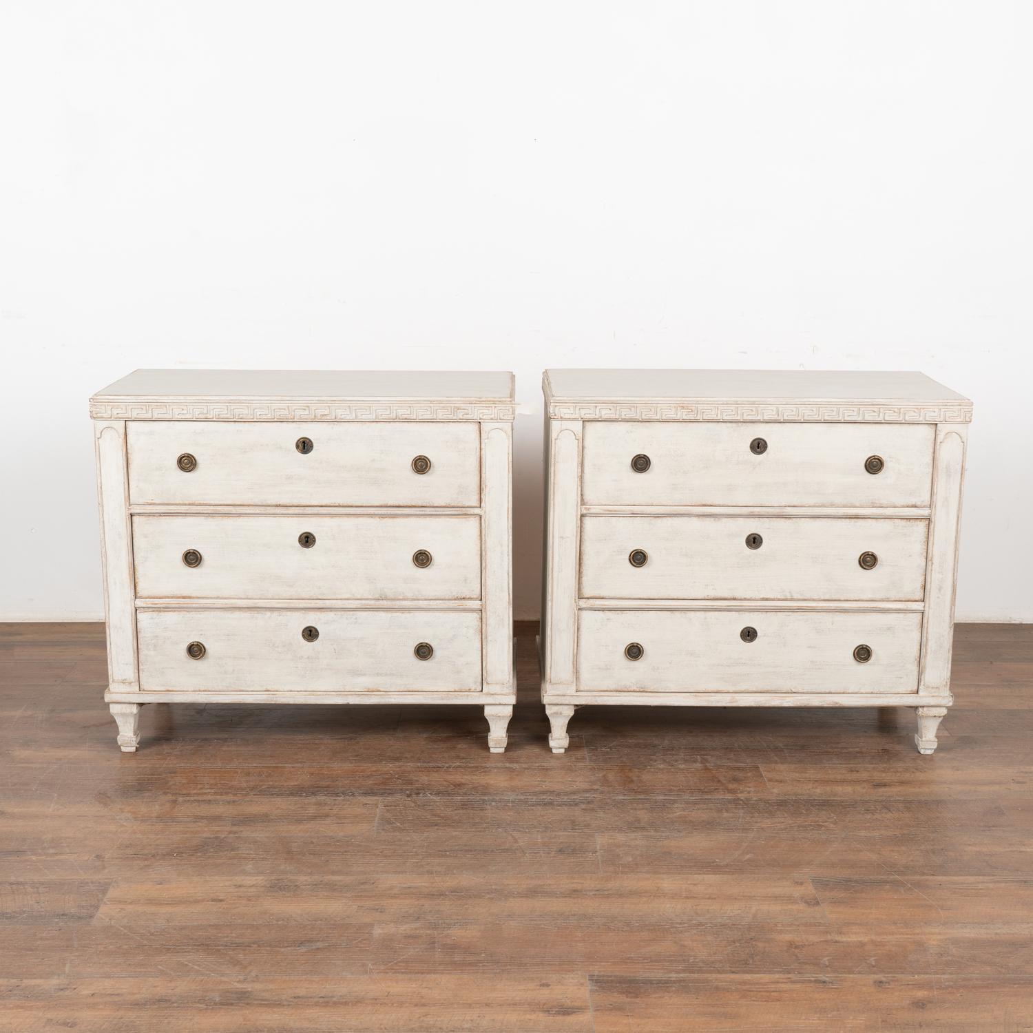 Pair of White Painted Swedish Chest of Drawers, circa 1880 In Good Condition For Sale In Round Top, TX