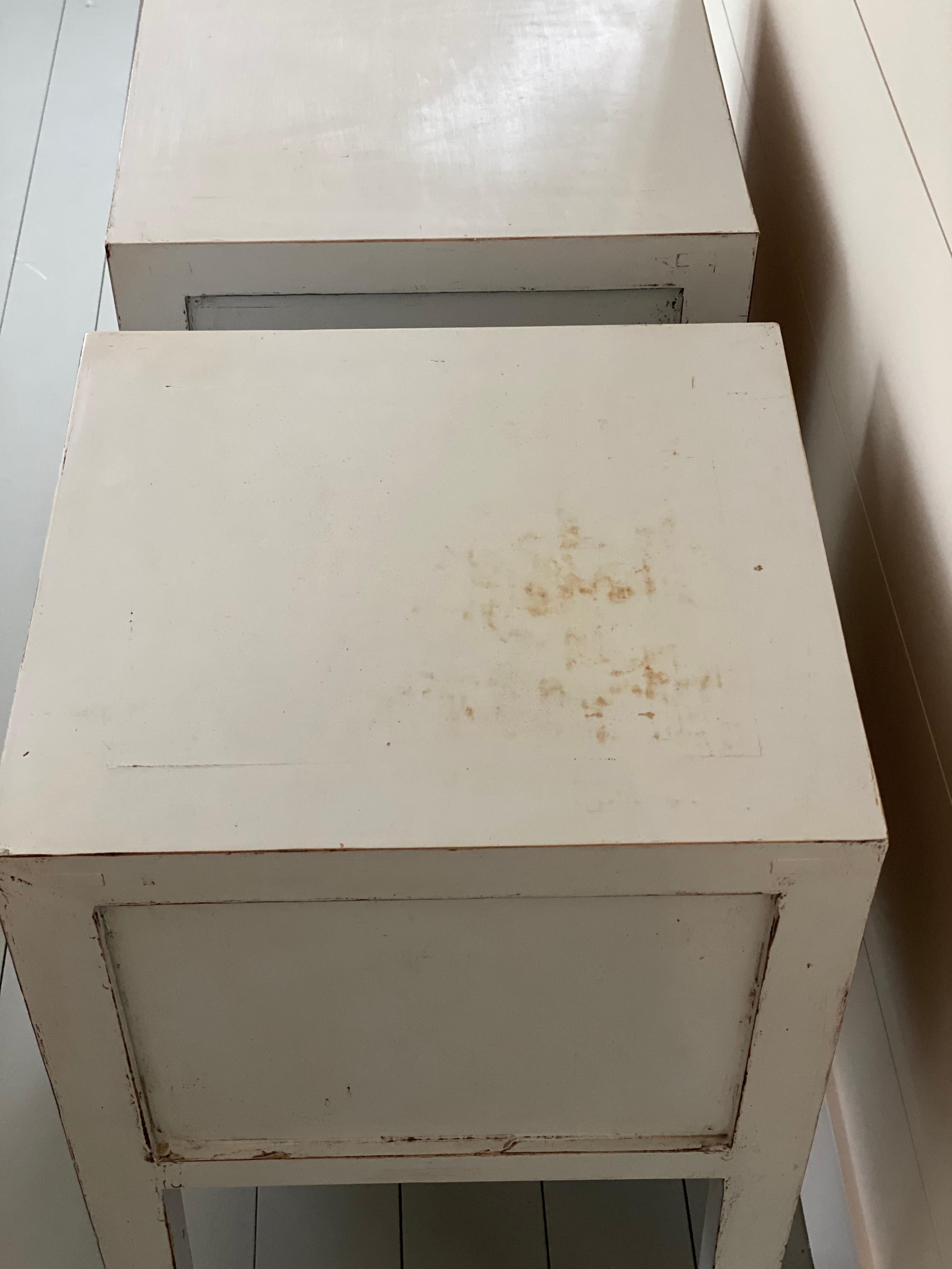 Pair of White Painted Two Drawer Chinese Style End Tables In Good Condition For Sale In Southampton, NY