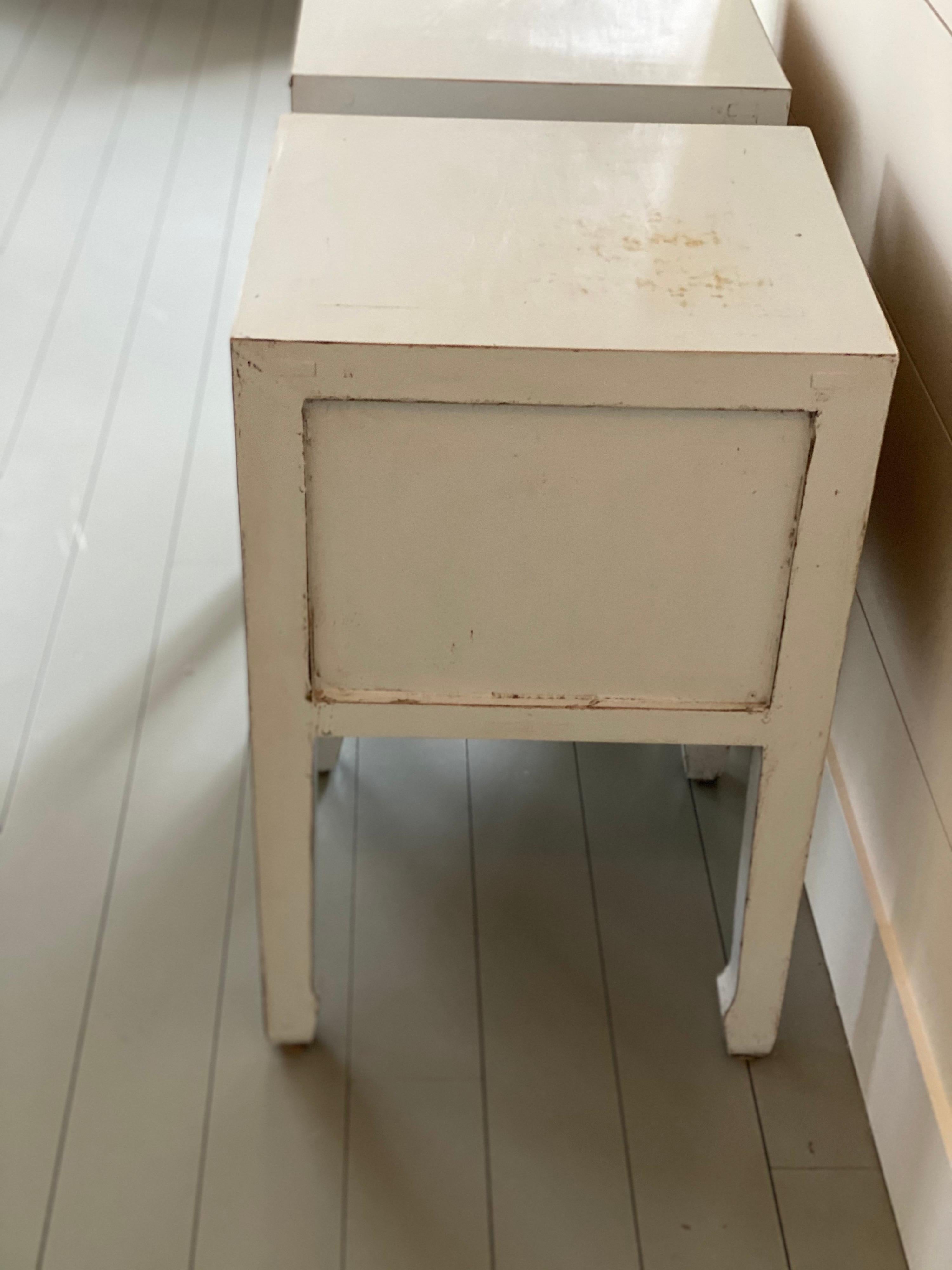20th Century Pair of White Painted Two Drawer Chinese Style End Tables For Sale