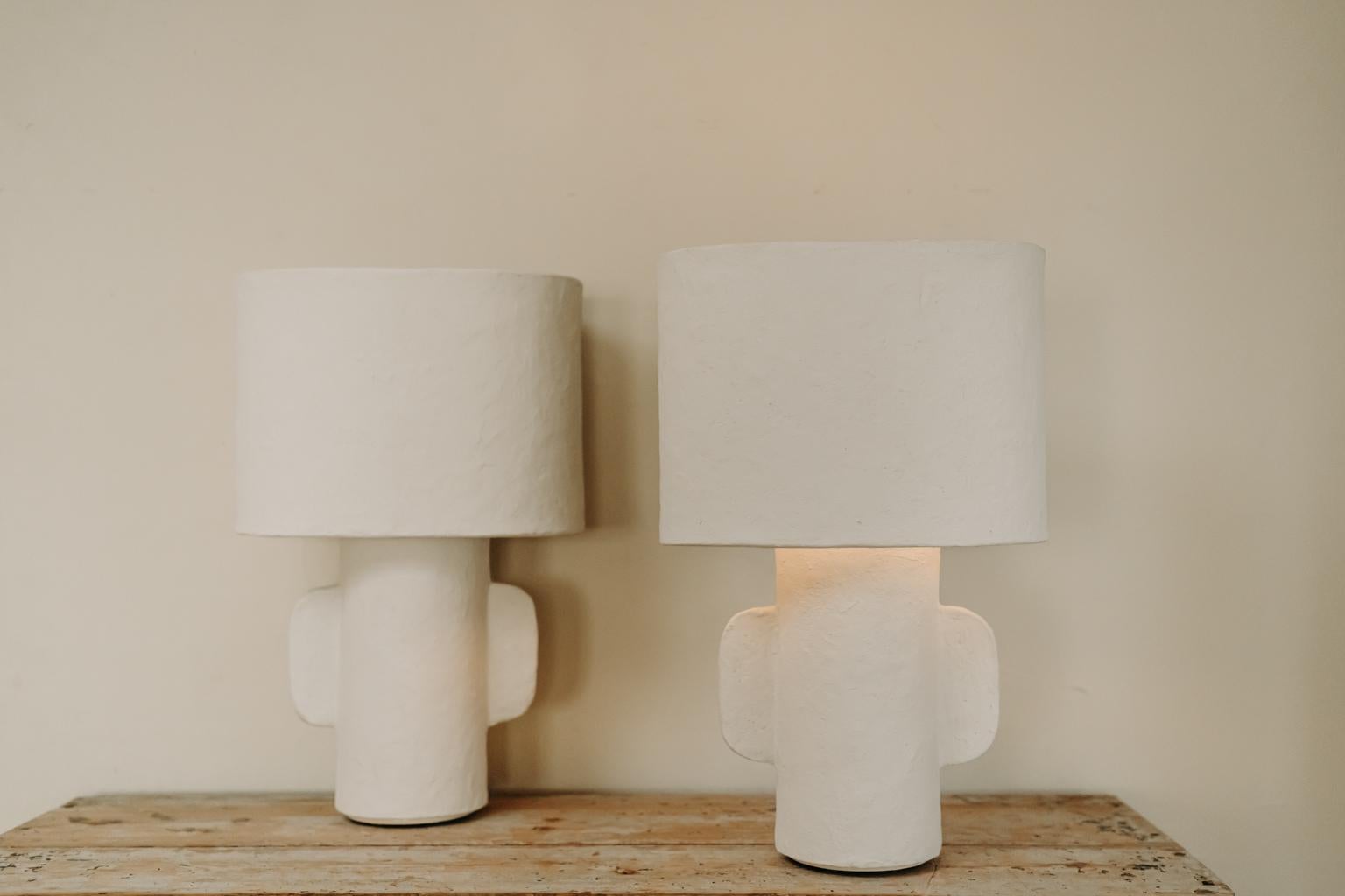 Contemporary Pair of White Papier Mâché Table Lamps with ovalshaped lampshade