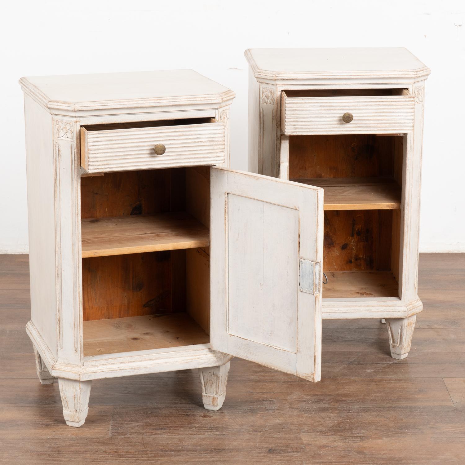 Country Pair of White Pine Nightstands Small Cabinets, Sweden circa 1900 For Sale