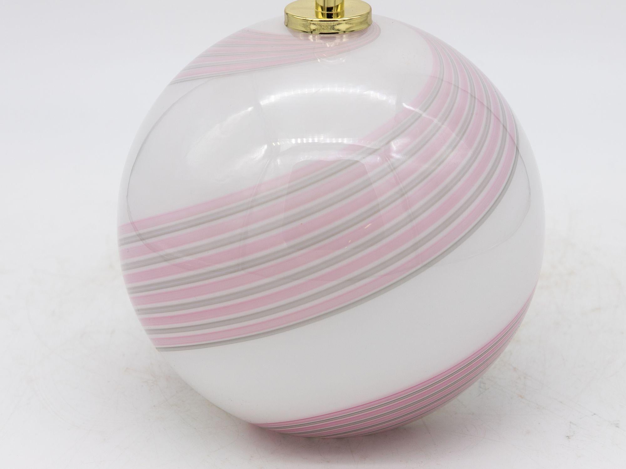 Contemporary Pair of White, Pink, and Gray Swirl Murano Glass Lamps, Italy 2010s For Sale