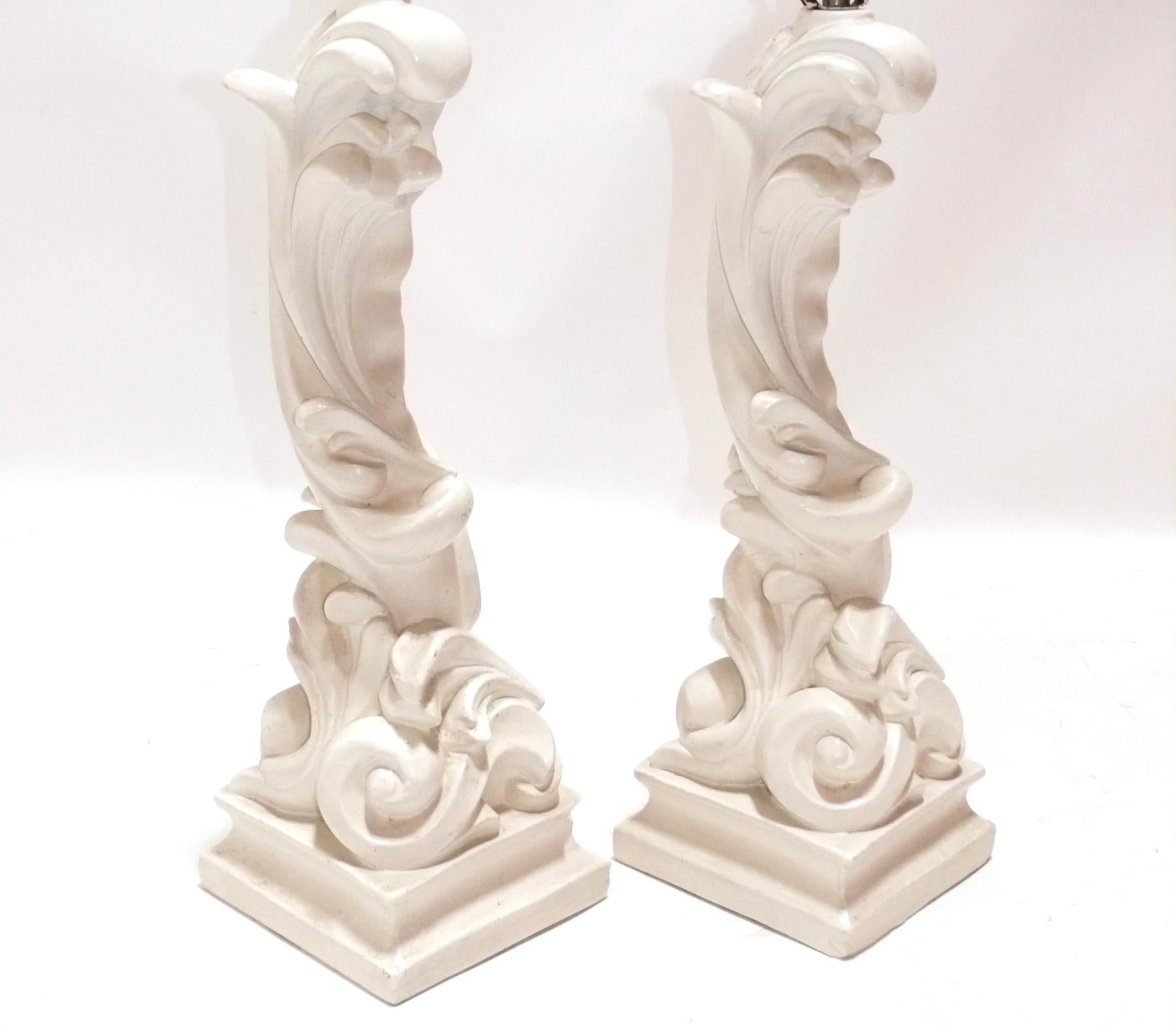 Hollywood Regency Pair of White Plaster Lamps in the Manner of Serge Roche For Sale