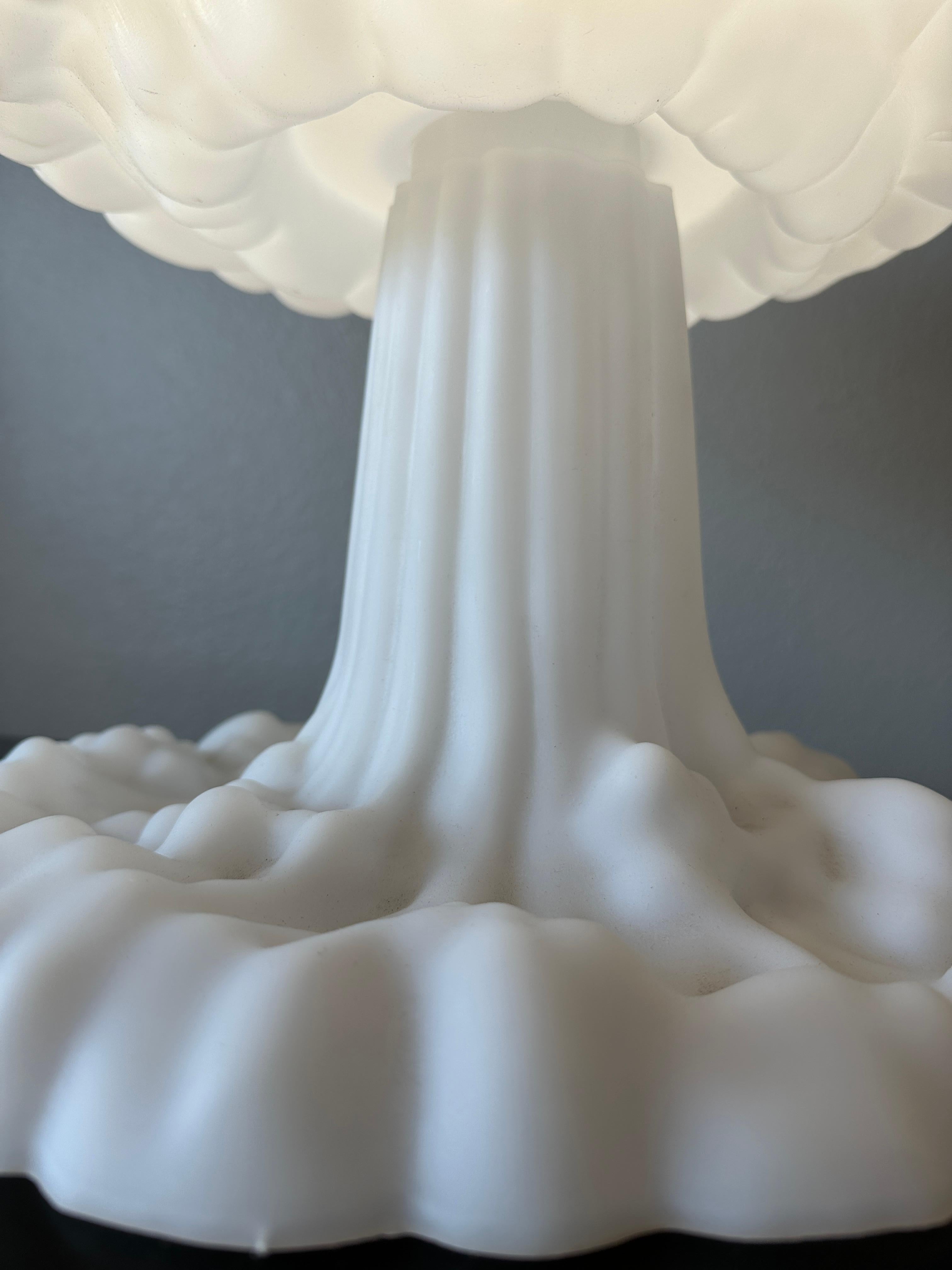 atomic cloud lamp