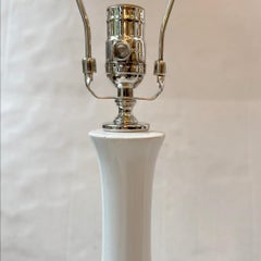 Pareja de lámparas de porcelana blanca