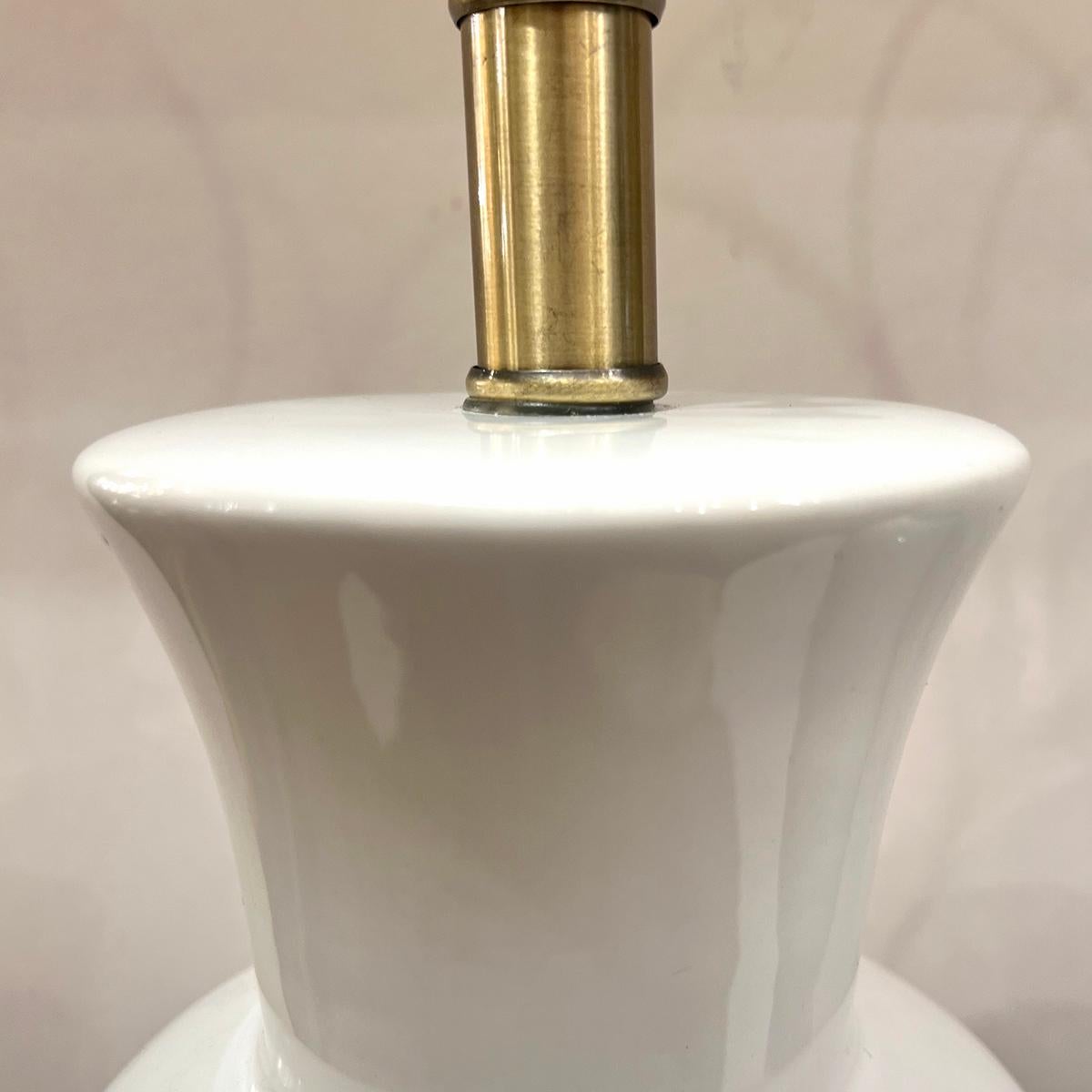 italien Lampes en porcelaine blanche de Whiting en vente