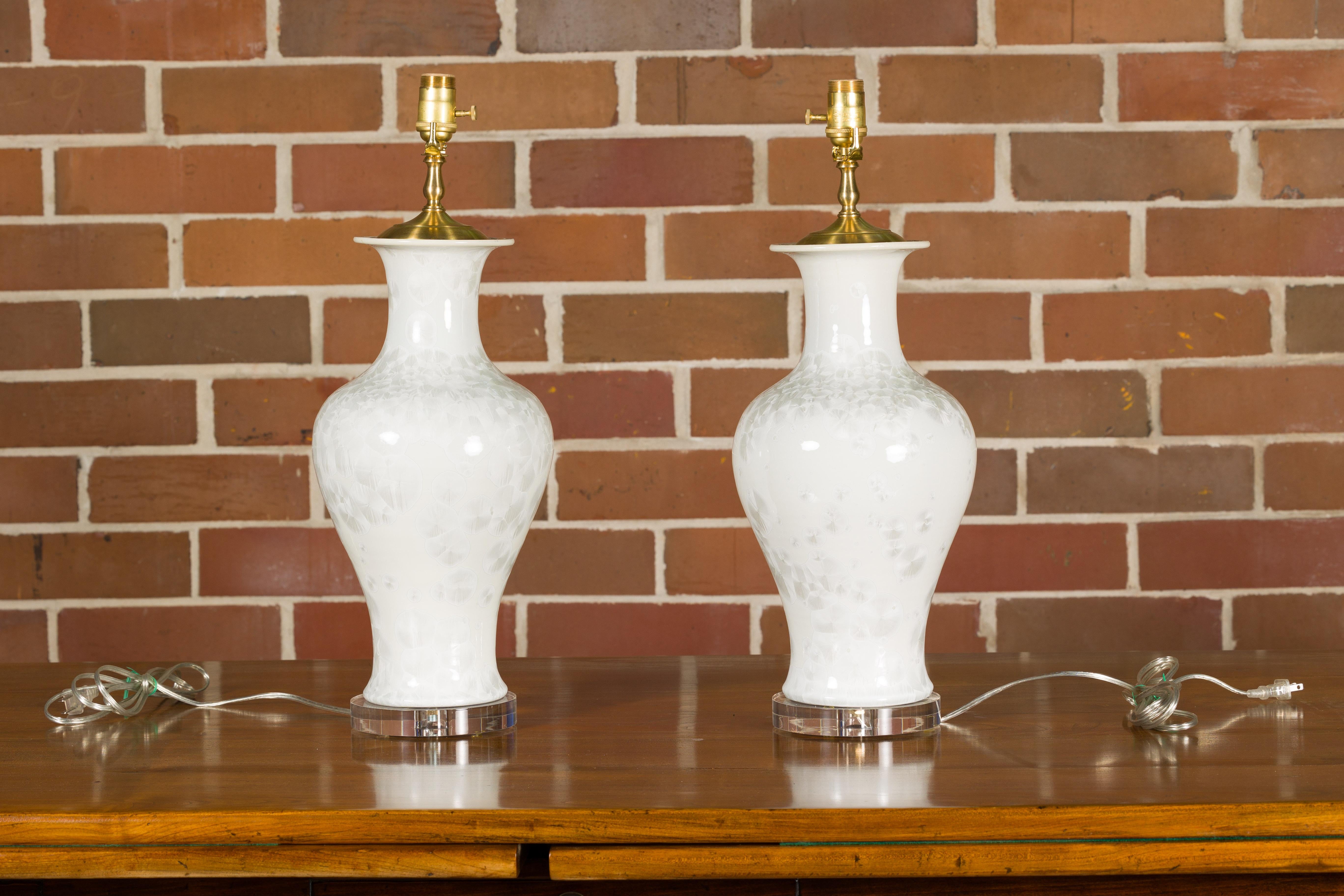 Pair of White Porcelain Vase Table Lamps on Lucite Bases with Textured Décor In Good Condition For Sale In Atlanta, GA