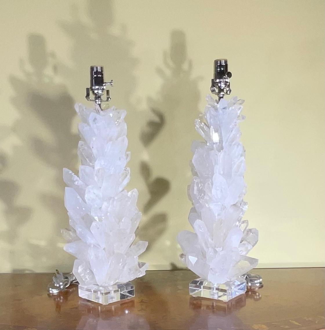 Pair of White Quartz Crystal Table Lamps by Joseph Malekan In Good Condition For Sale In Delray Beach, FL